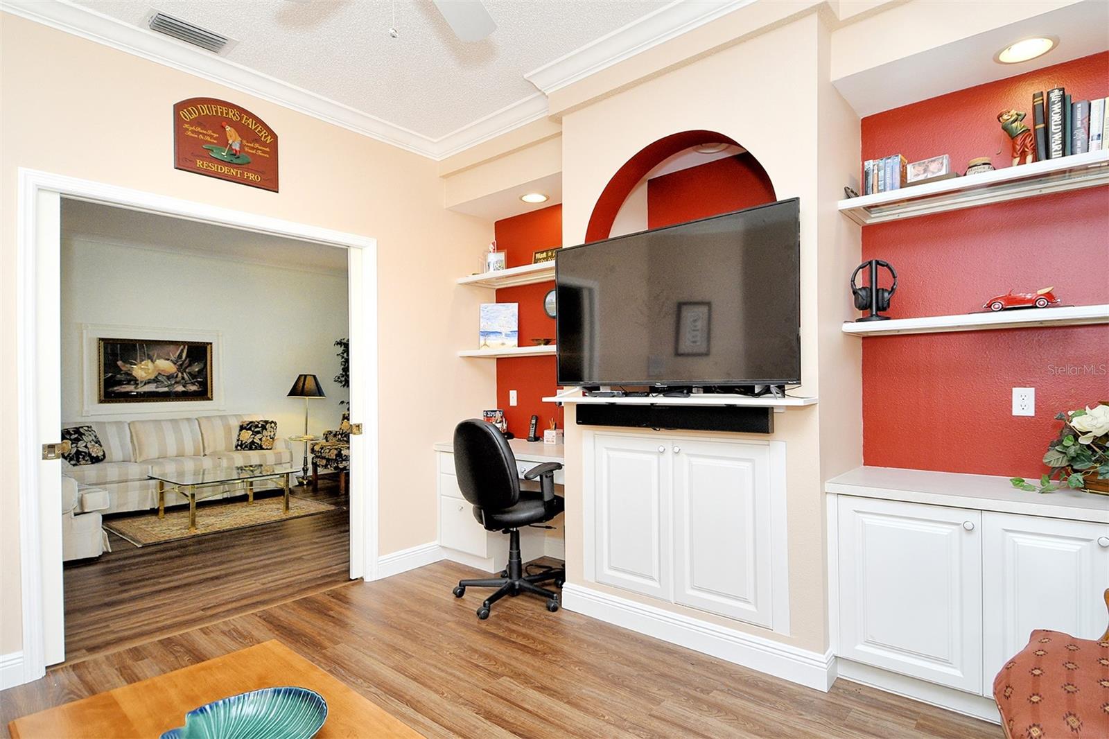 HERITAGE OAKS GOLF & COUNTRY CLUB - Residential