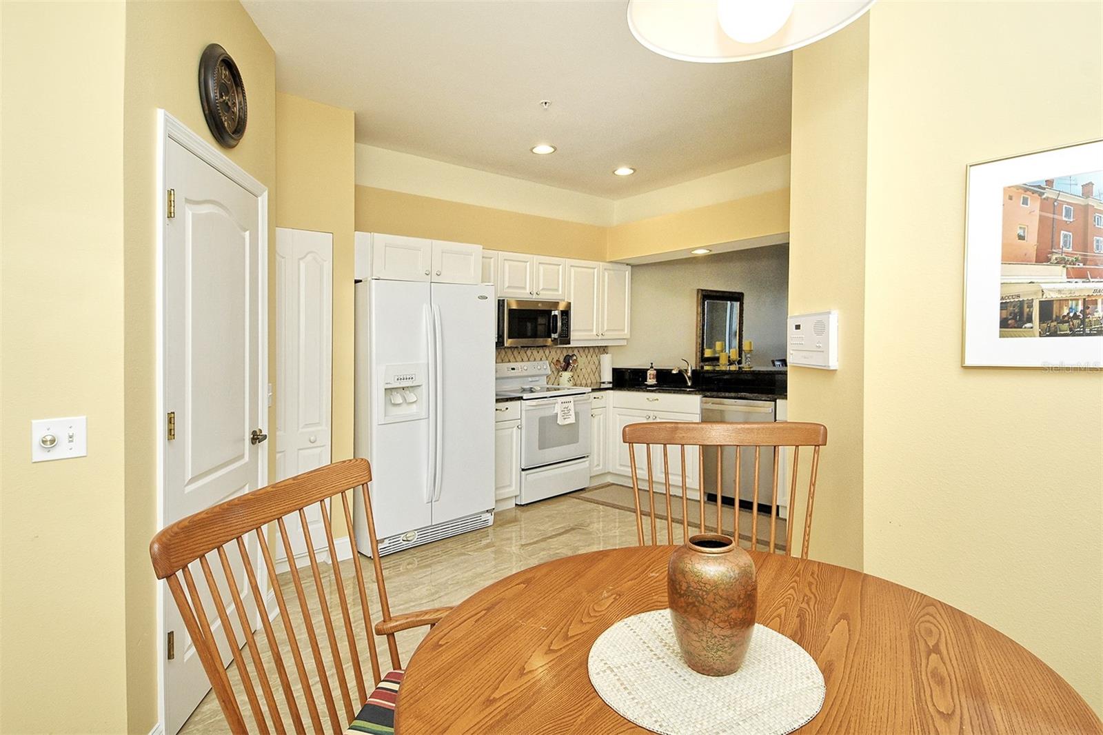 HERITAGE OAKS GOLF & COUNTRY CLUB - Residential