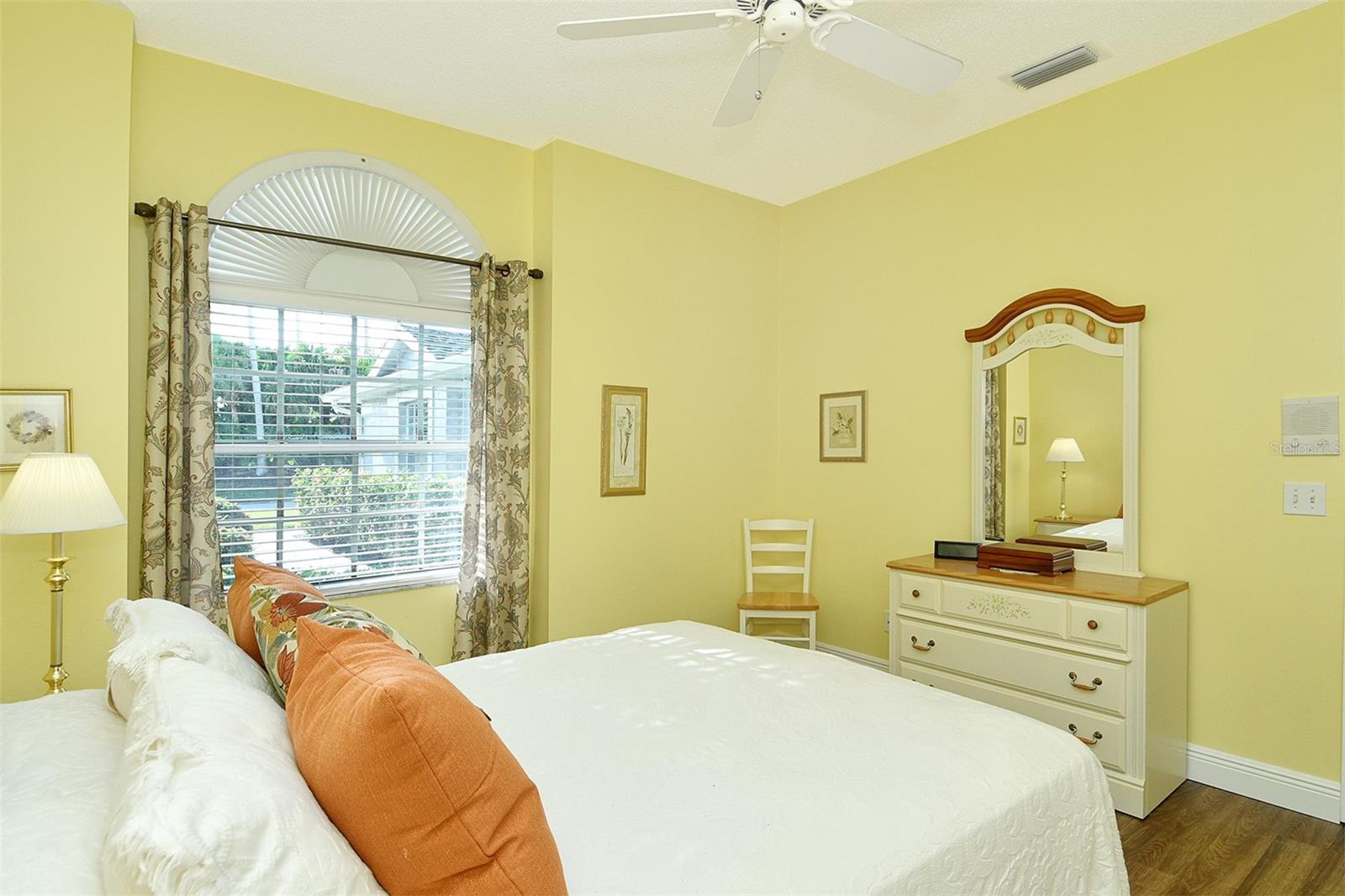 HERITAGE OAKS GOLF & COUNTRY CLUB - Residential