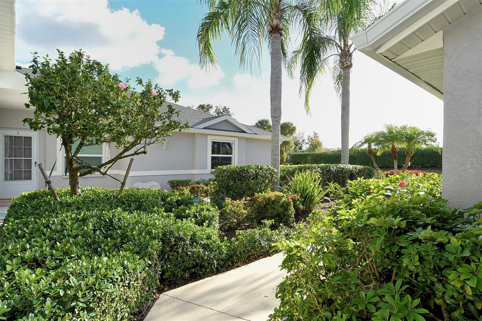 HERITAGE OAKS GOLF & COUNTRY CLUB - Residential