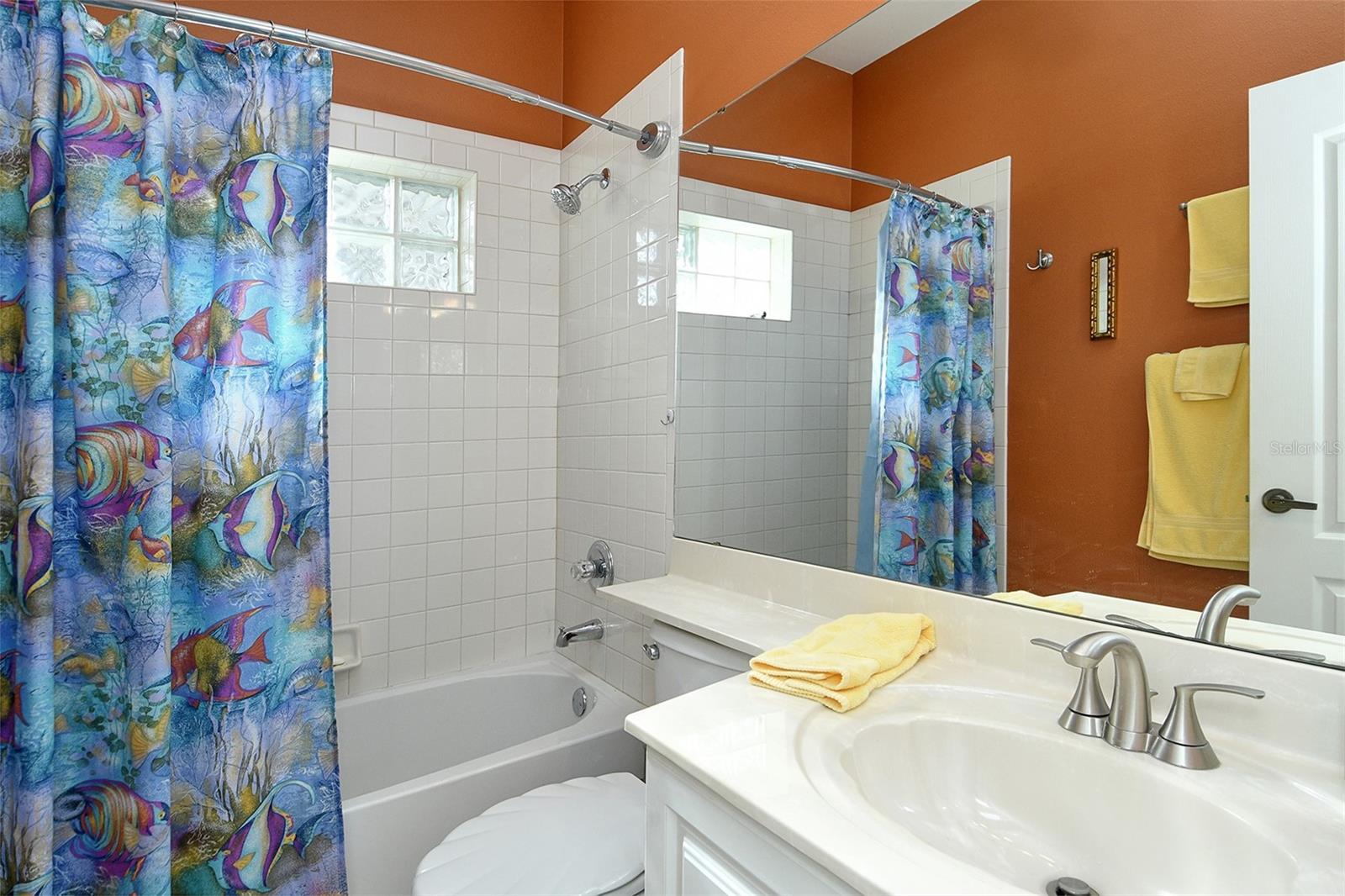 HERITAGE OAKS GOLF & COUNTRY CLUB - Residential