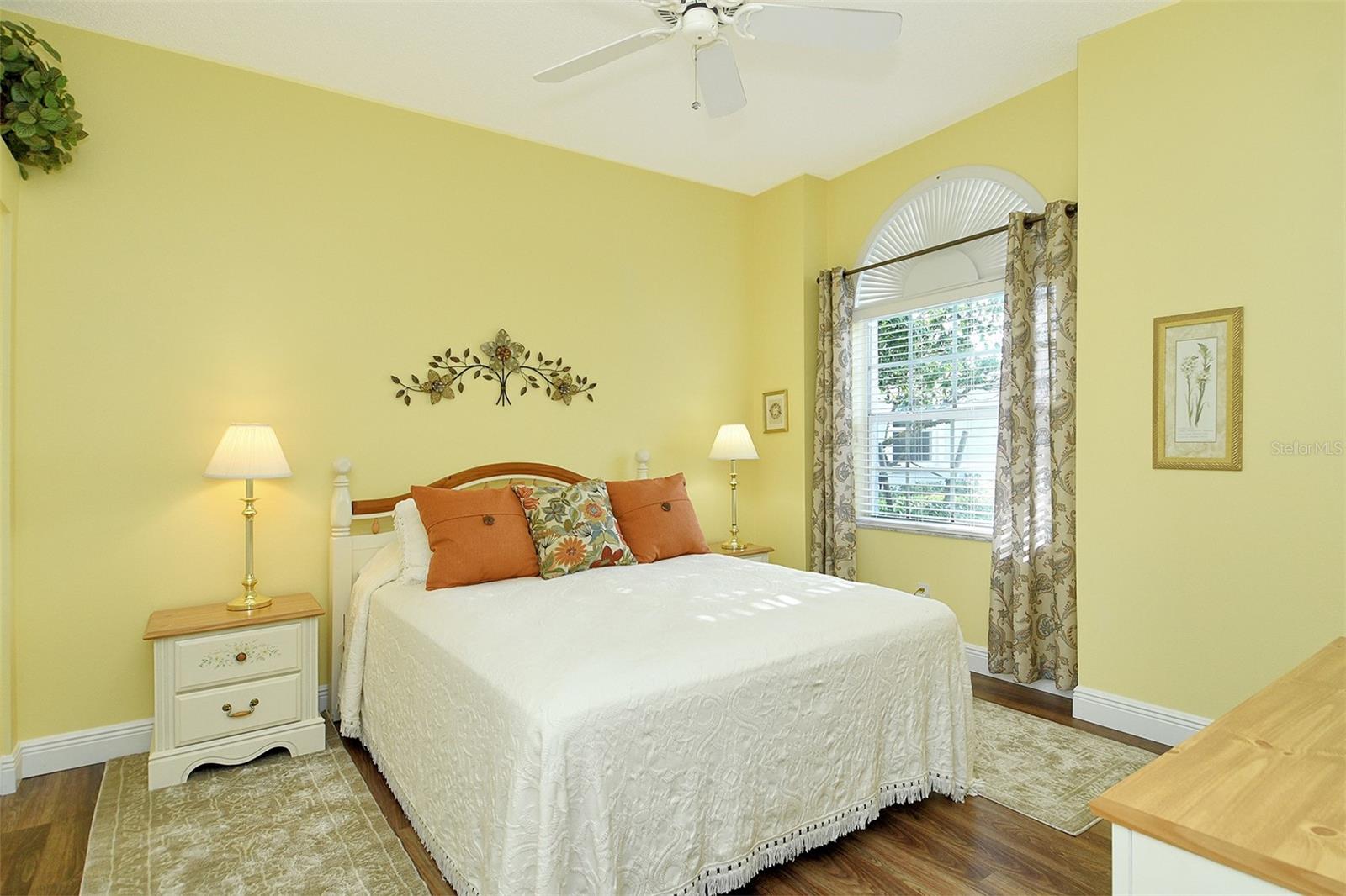 HERITAGE OAKS GOLF & COUNTRY CLUB - Residential