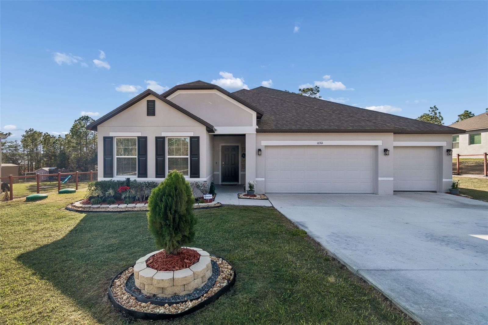 ROYAL HIGHLANDS UNIT 8 - Residential