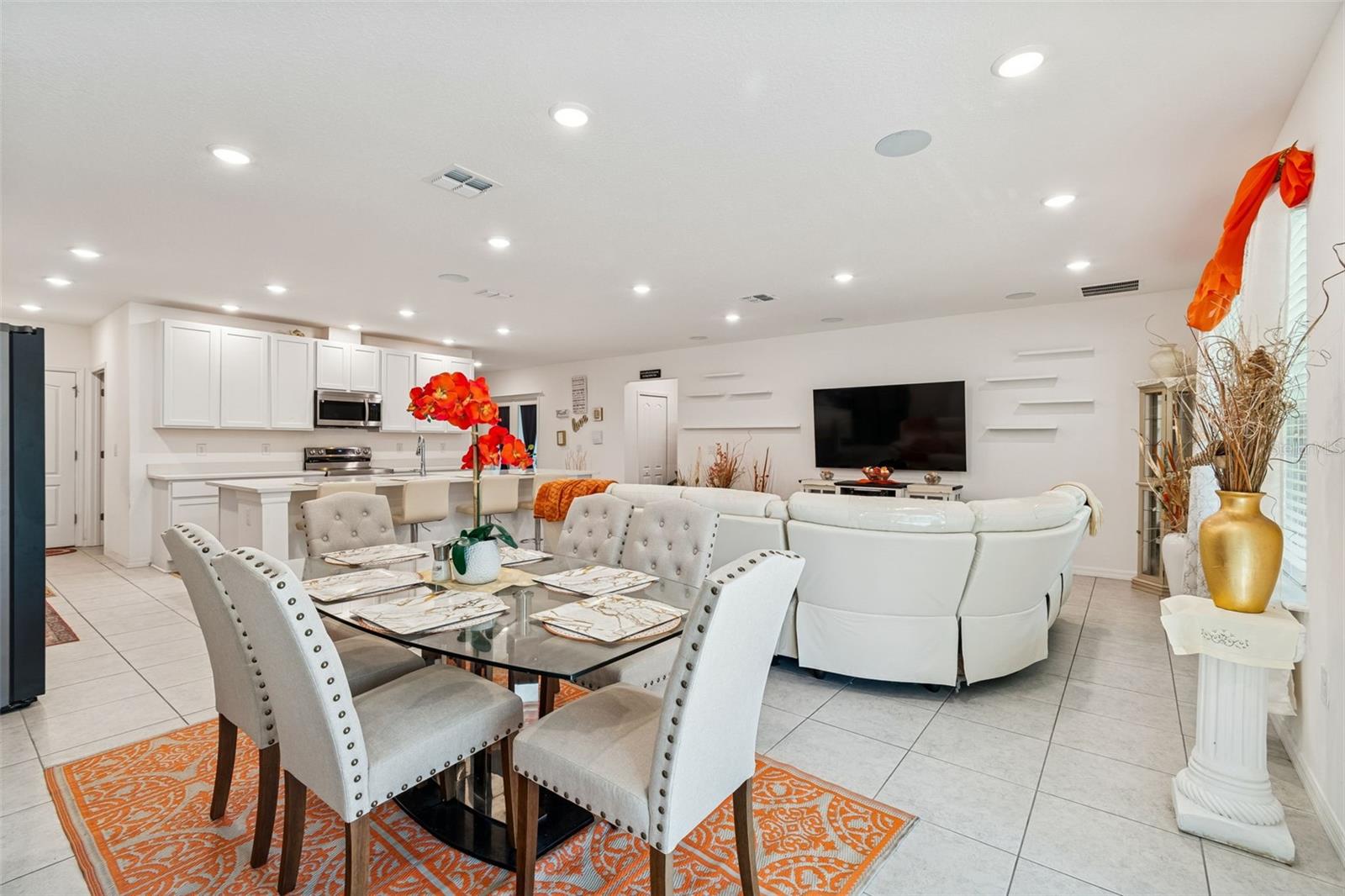 ROYAL HIGHLANDS UNIT 8 - Residential