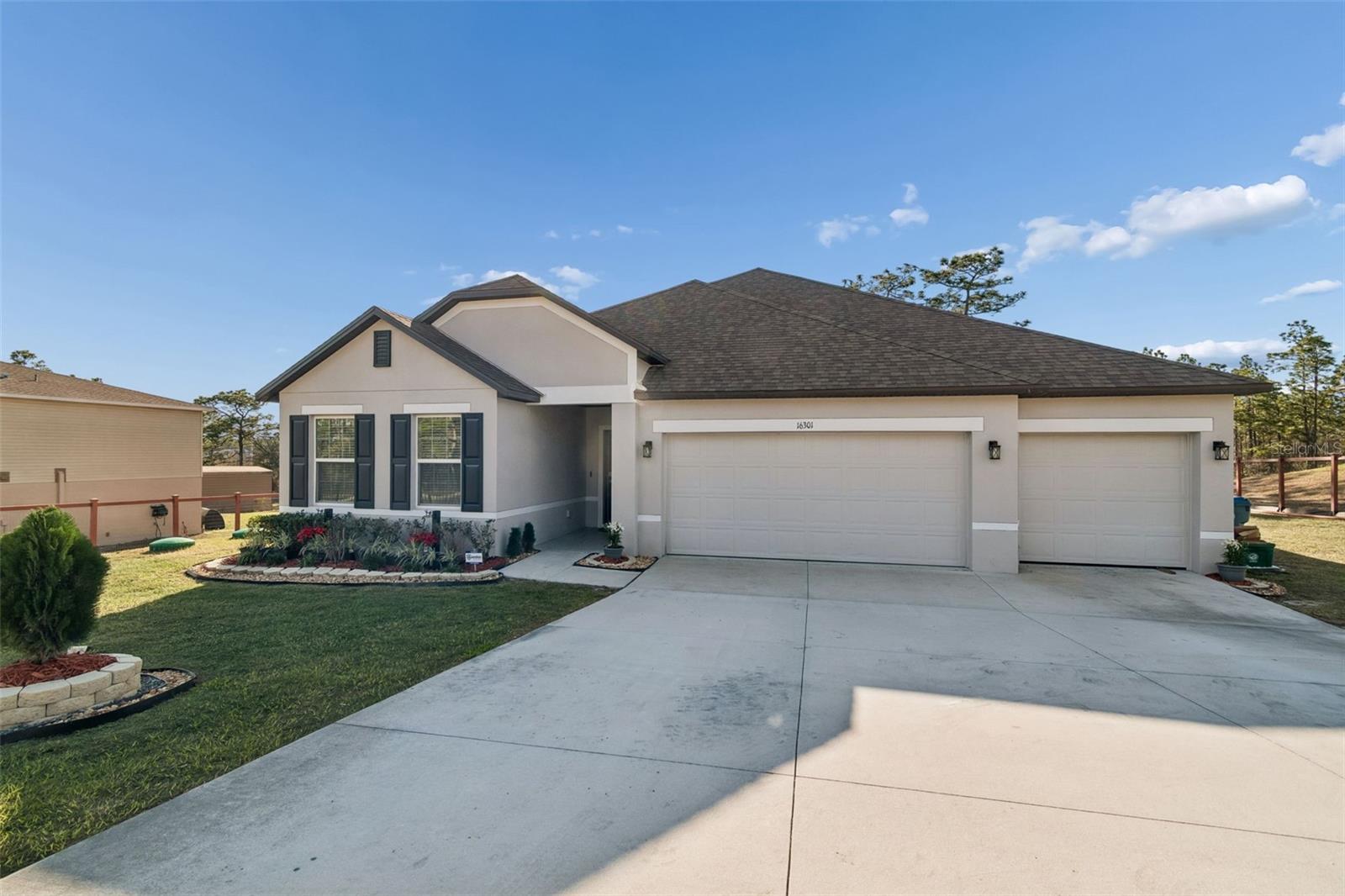 ROYAL HIGHLANDS UNIT 8 - Residential