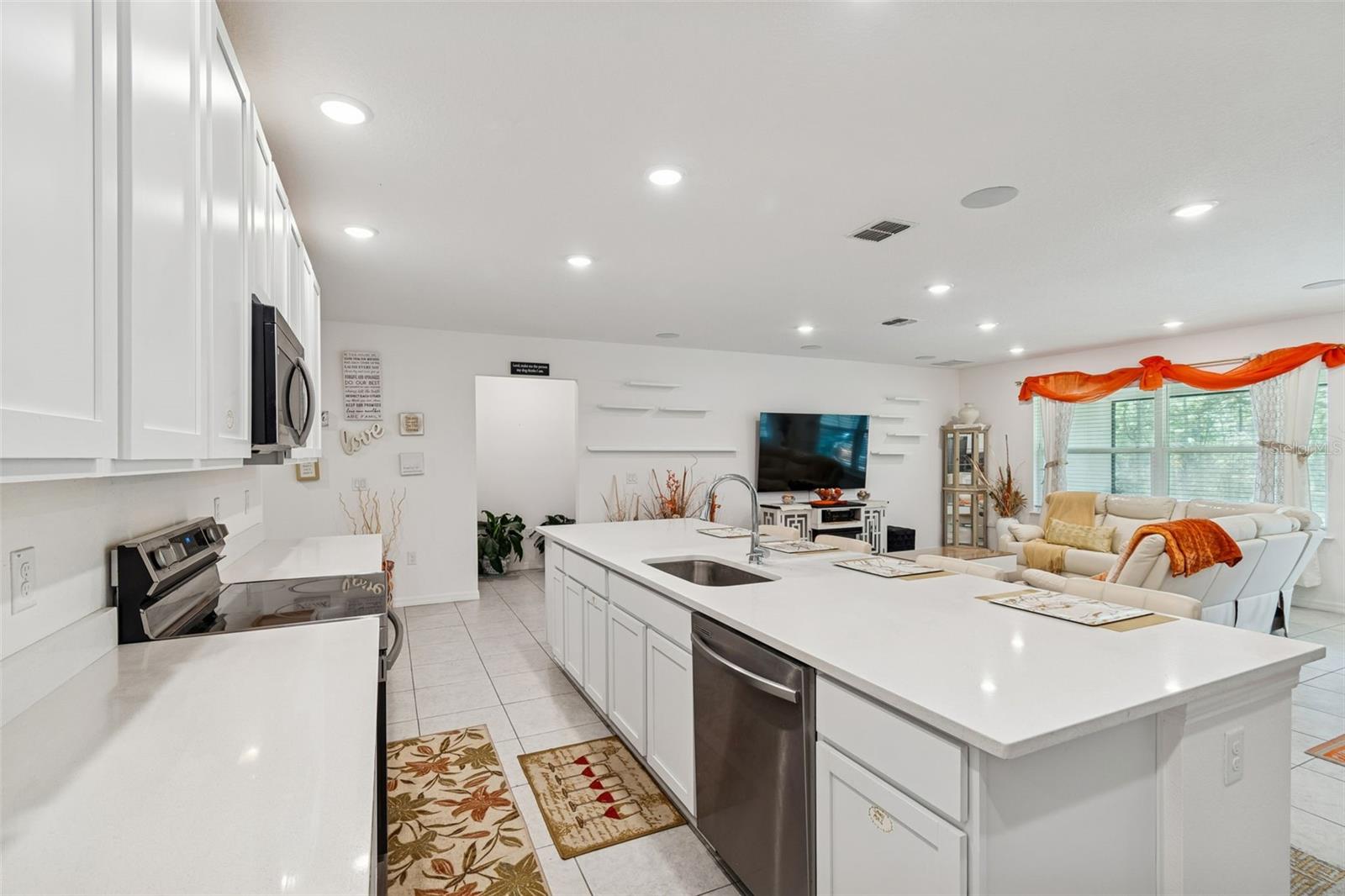 ROYAL HIGHLANDS UNIT 8 - Residential