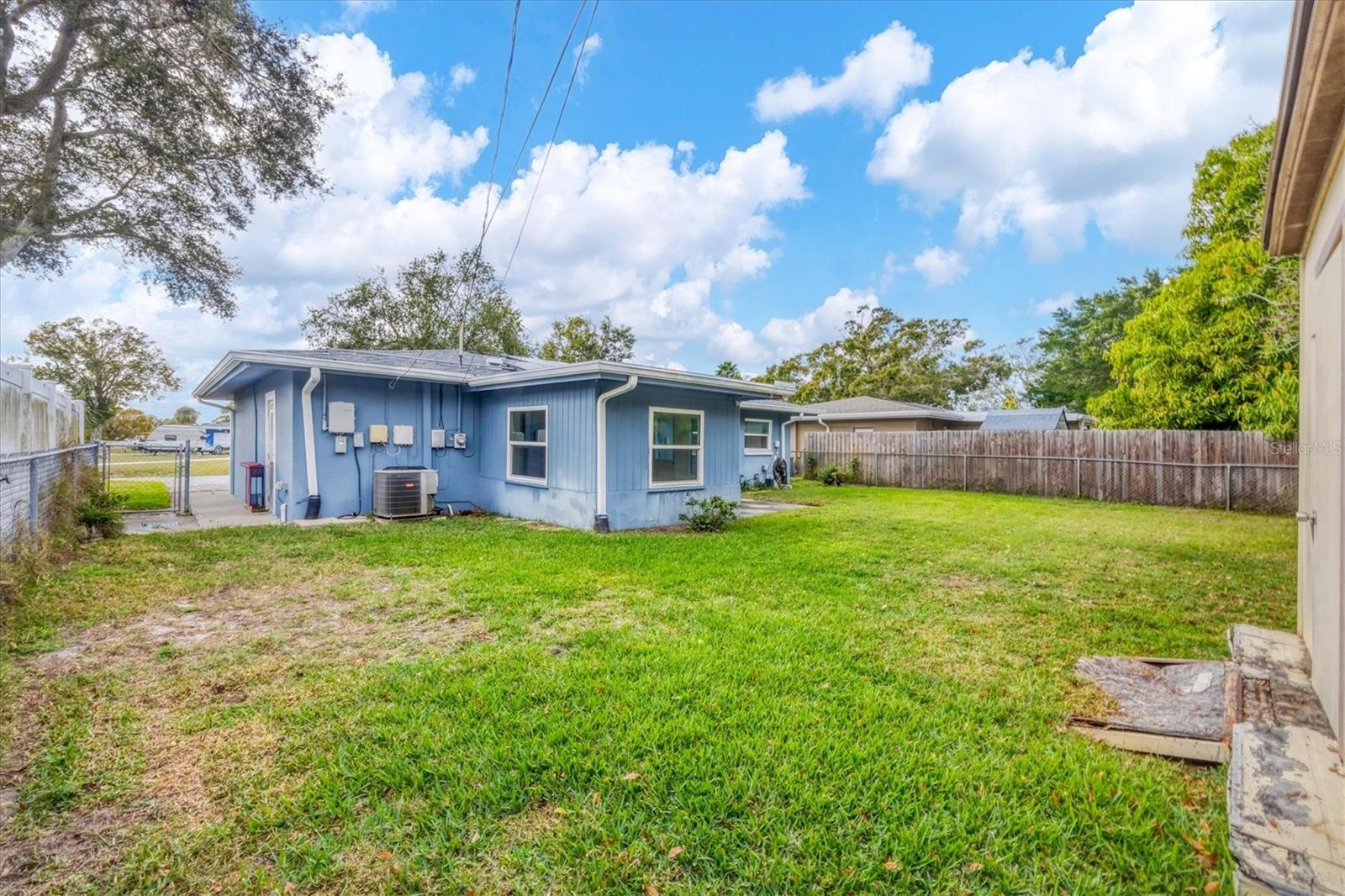 SUNSHINE GROVES - Residential