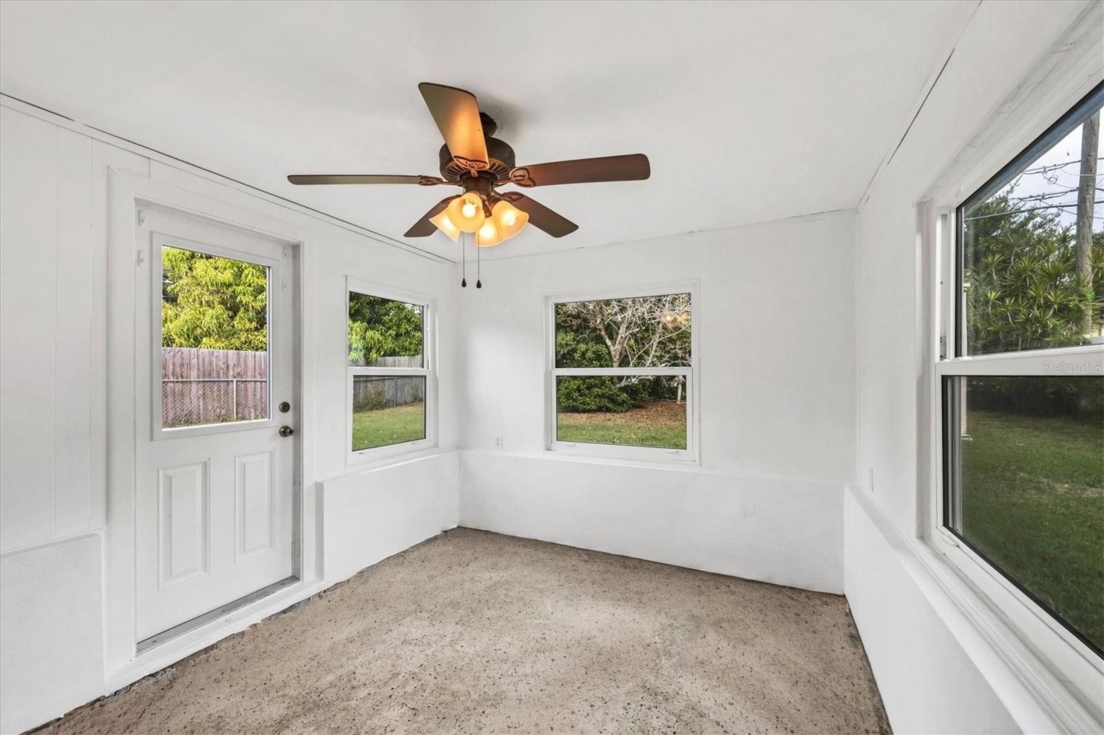 SUNSHINE GROVES - Residential