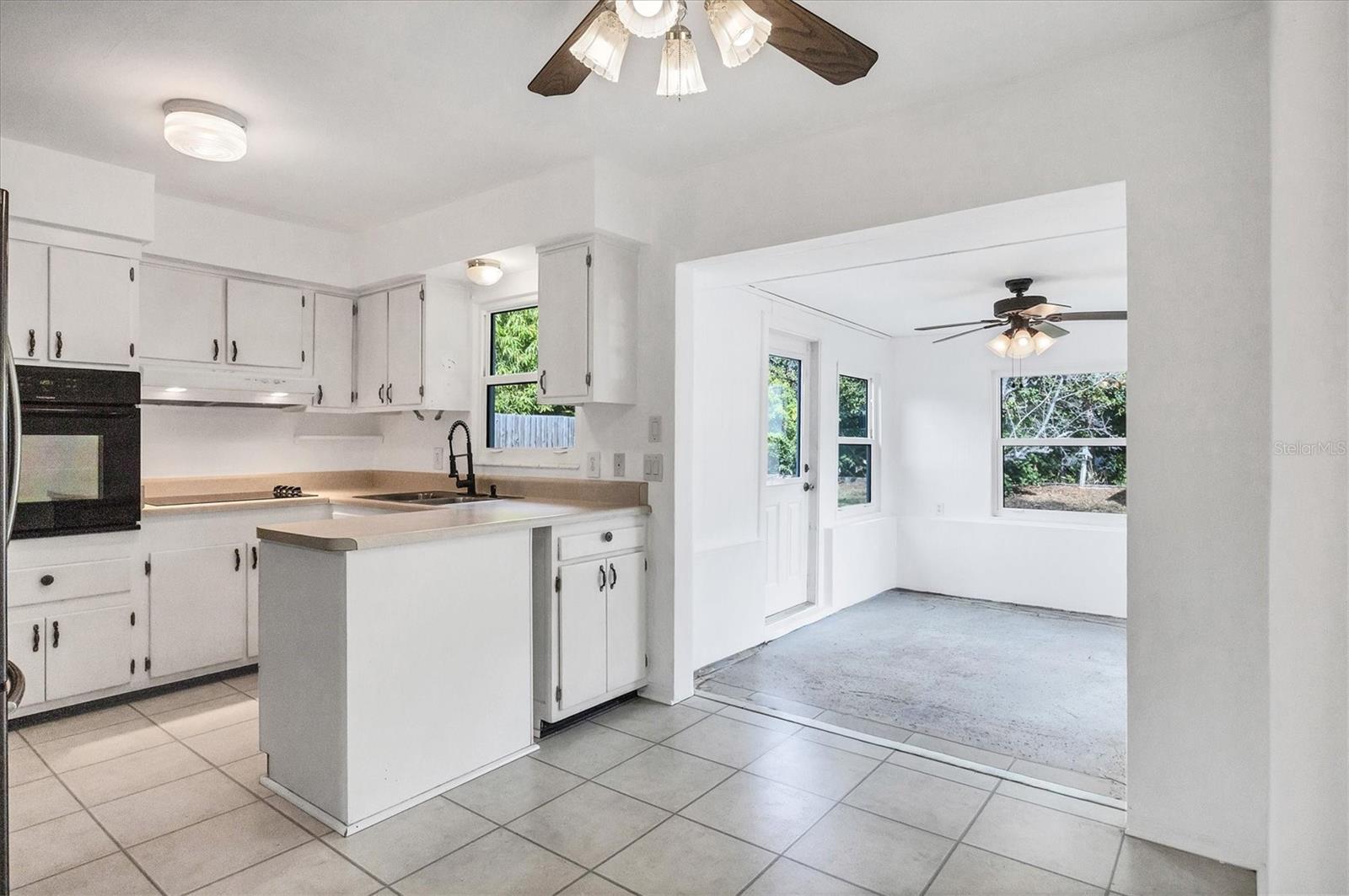 SUNSHINE GROVES - Residential