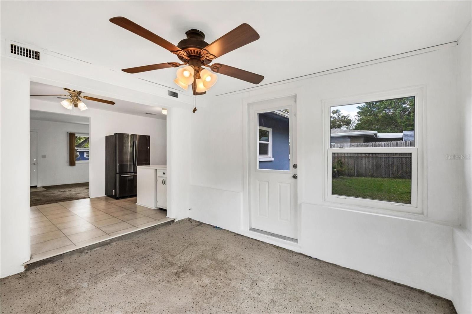 SUNSHINE GROVES - Residential