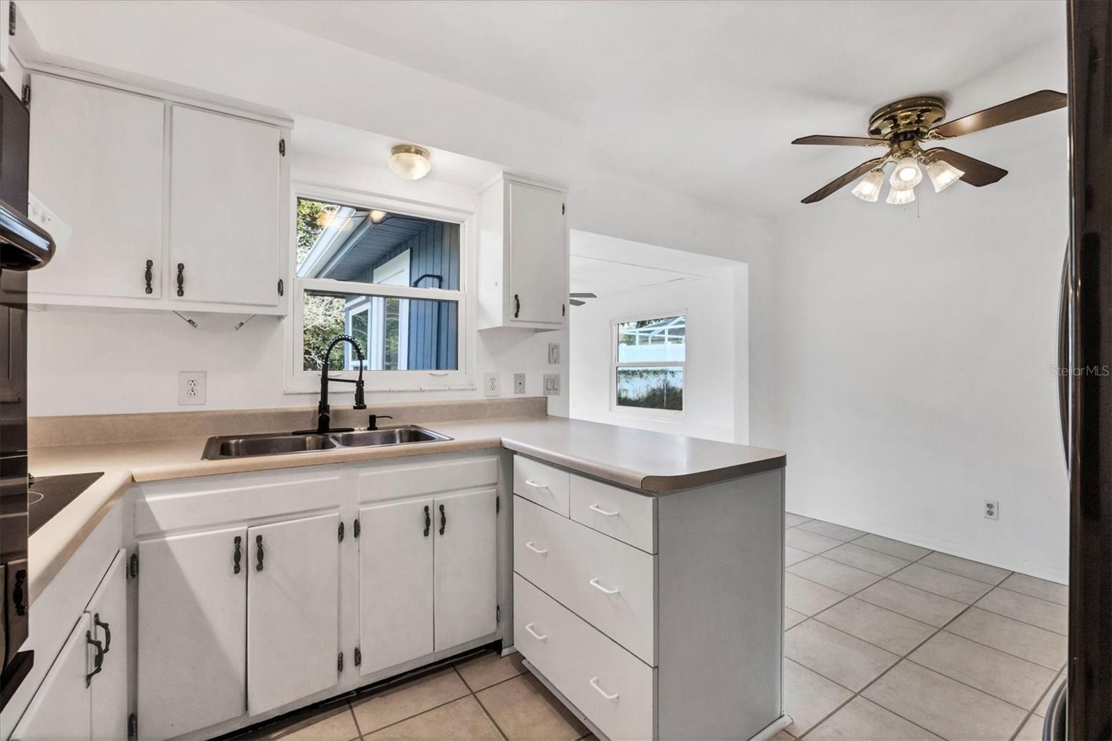 SUNSHINE GROVES - Residential