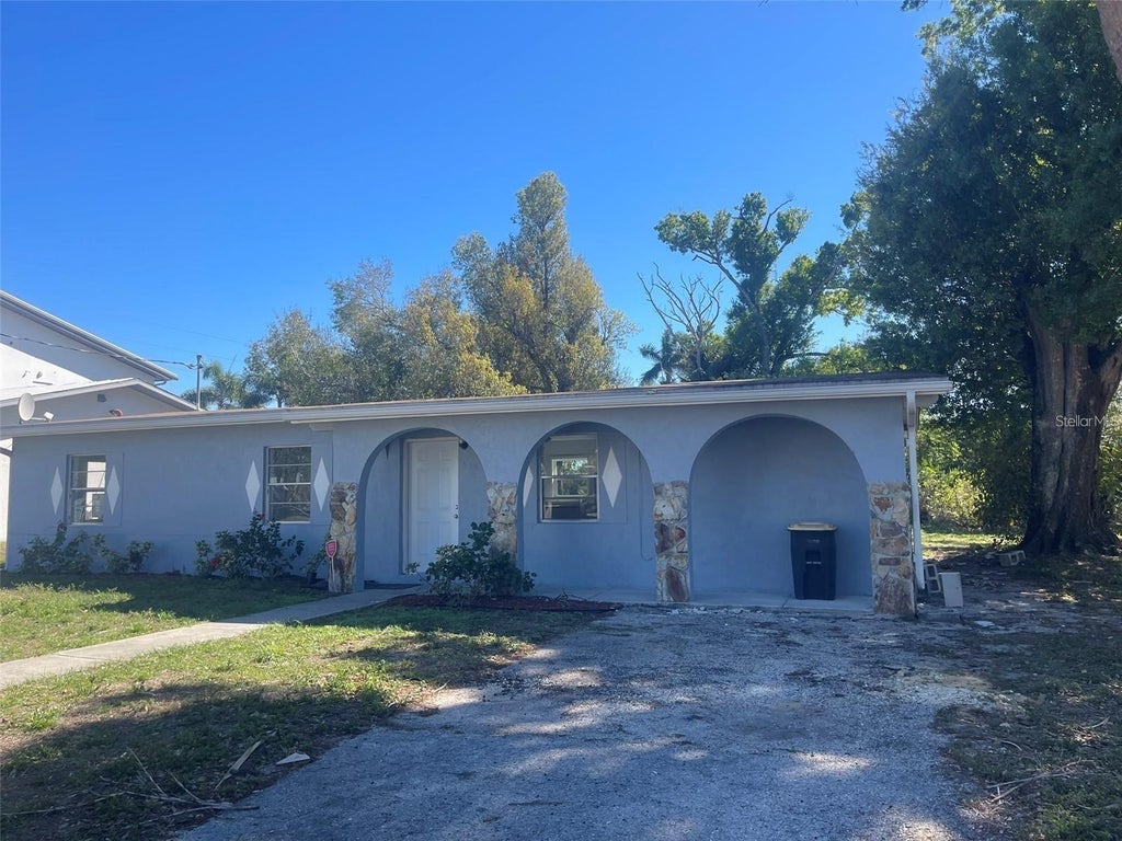 Photo of 525 E Helen Avenue, Punta Gorda, FL 33950 (MLS # A4698118)