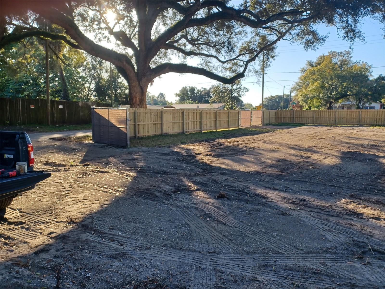 LIVINGSTON HEIGHTS - Land