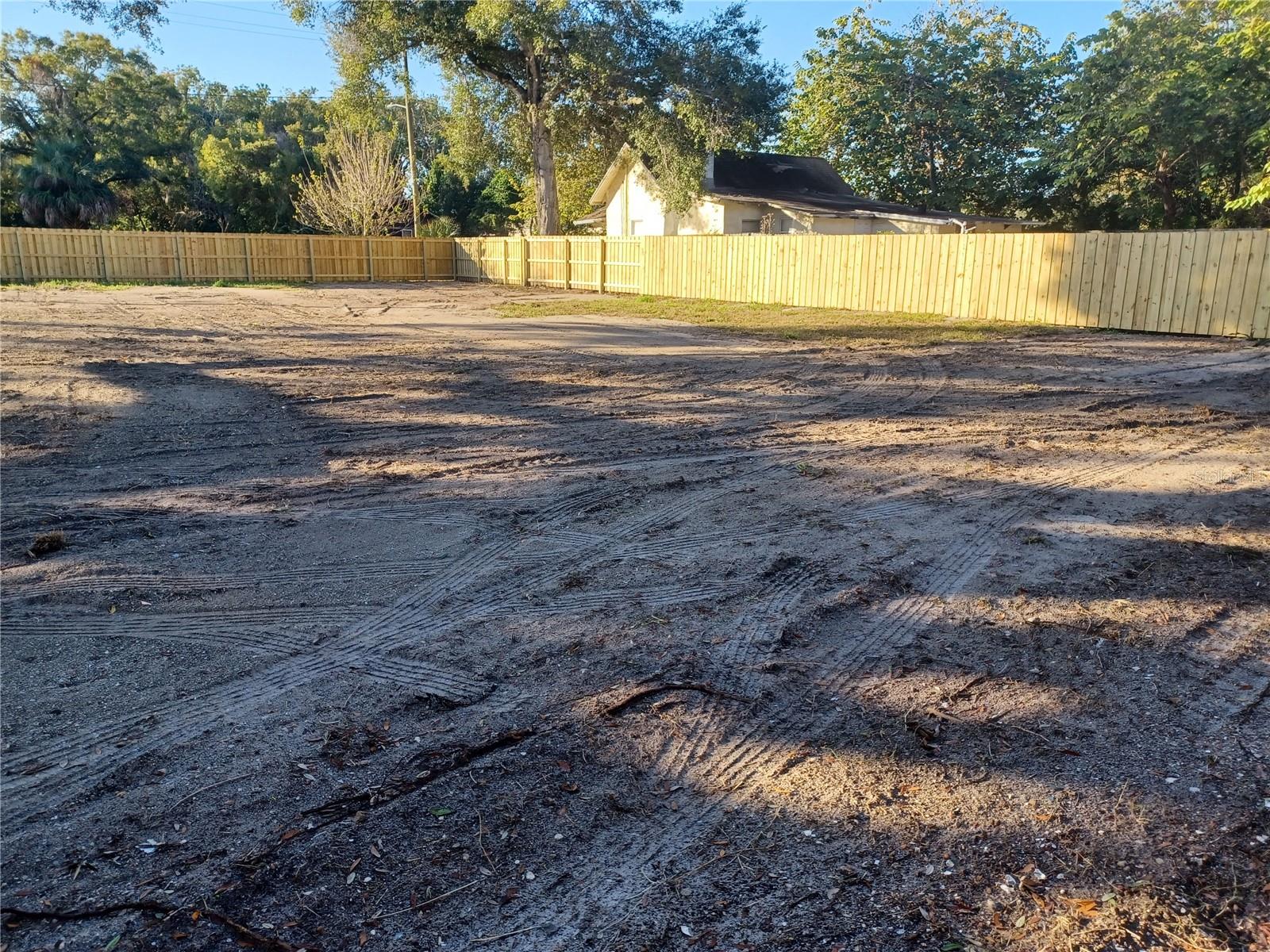 LIVINGSTON HEIGHTS - Land