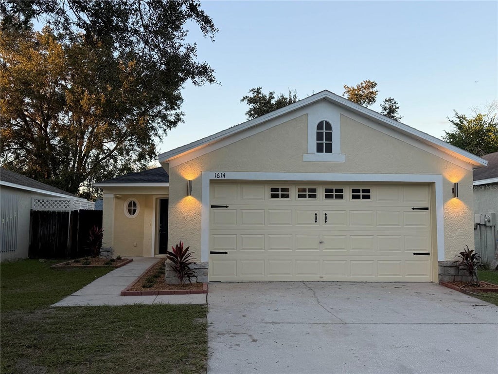 Photo of 1614 Mosaic Forest Drive, Seffner, FL 33584 (MLS # TB8562506)