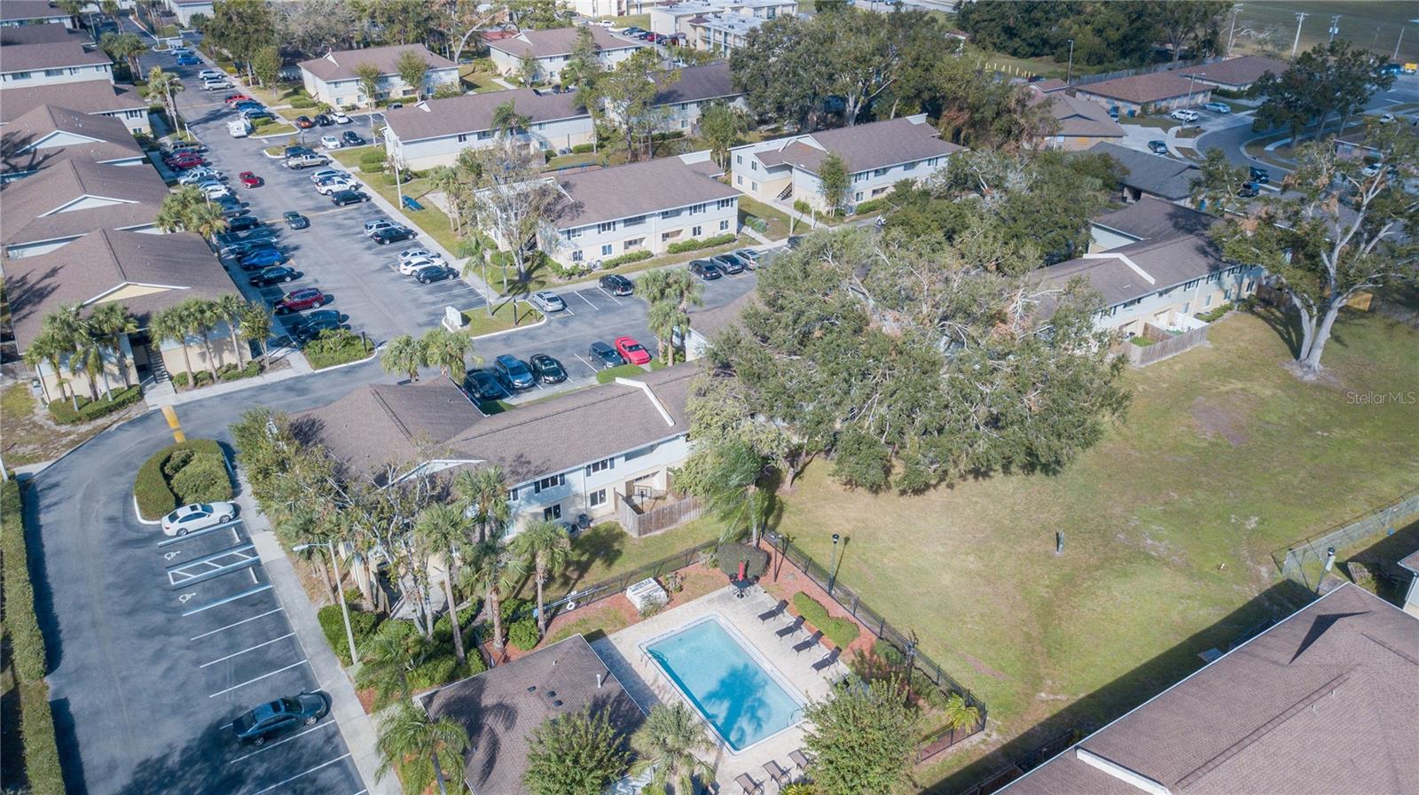 THE HAMPTONS AT BRANDON A CONDO - Residential