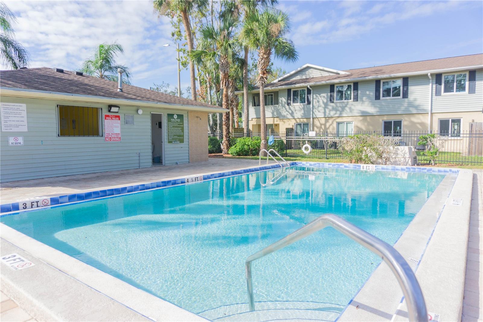 THE HAMPTONS AT BRANDON A CONDO - Residential