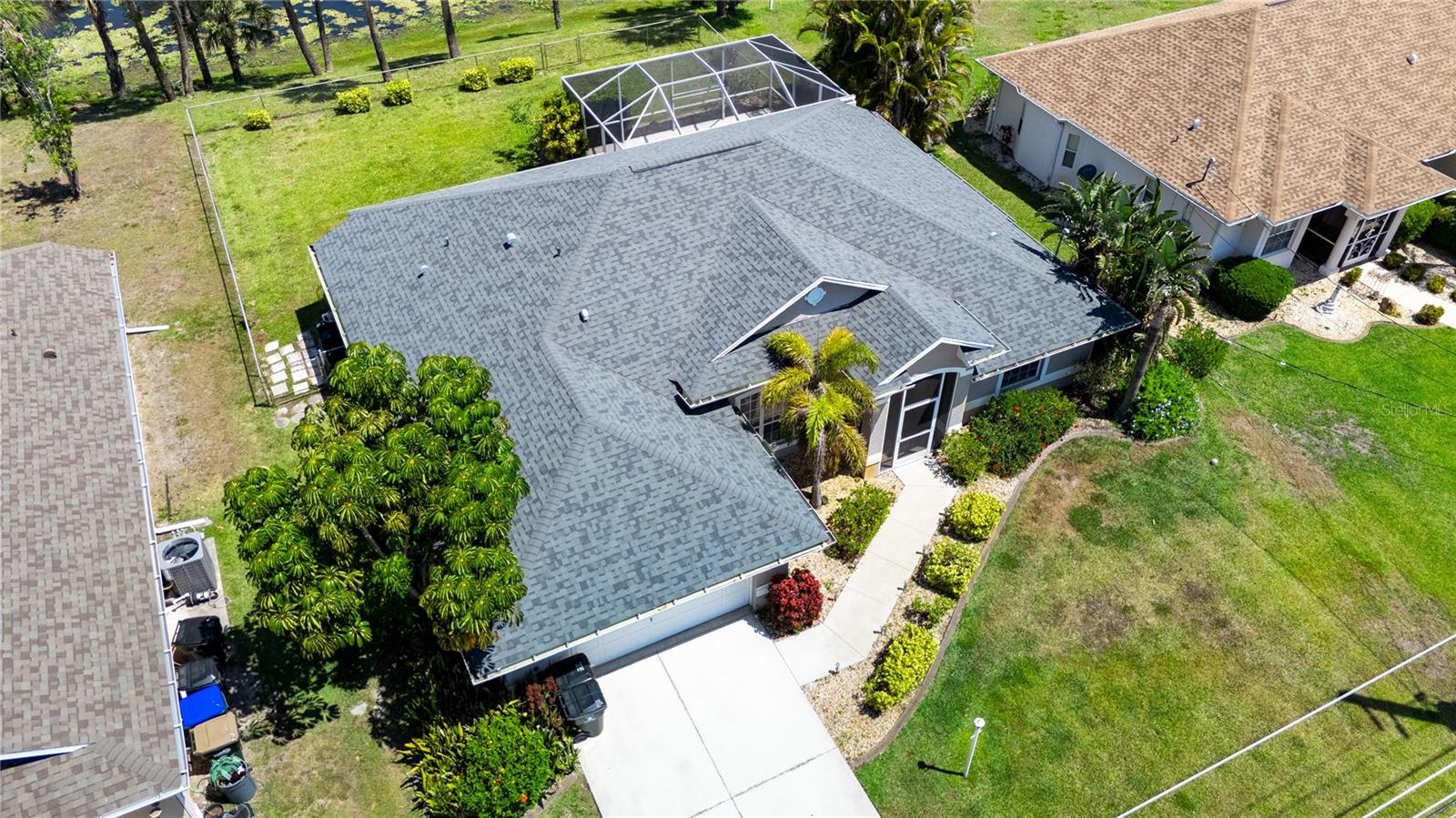 1124 W HILLSBOROUGH BOULEVARD