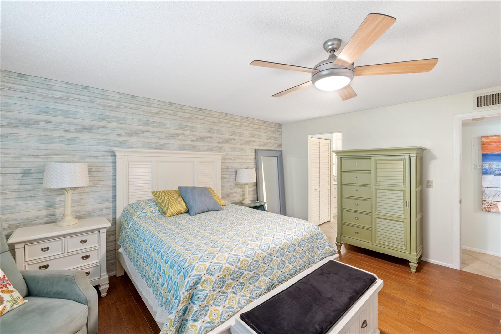 MISSION LAKES - Residential