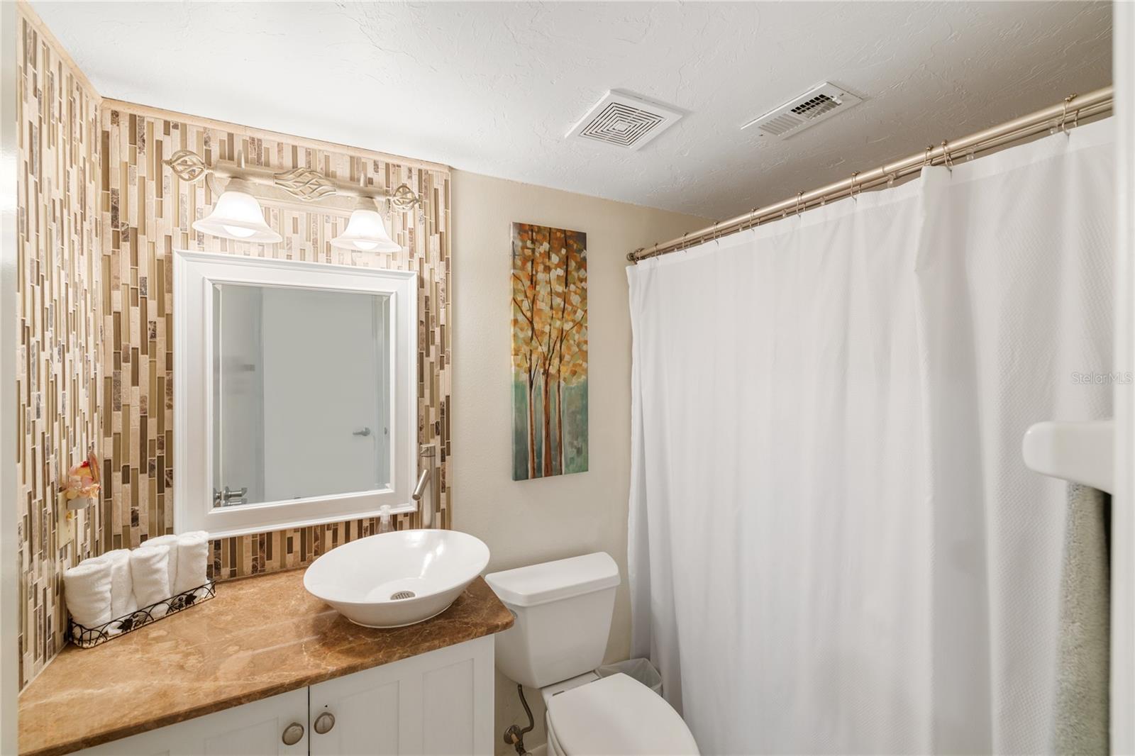 MISSION LAKES - Residential