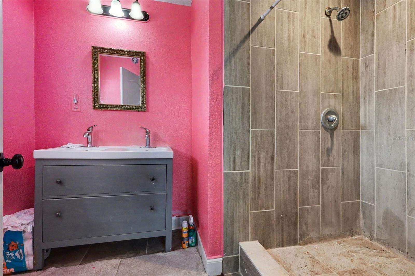 MAEBERT SUBDIVISION REPLAT BLKS 1 AND 5 - Residential