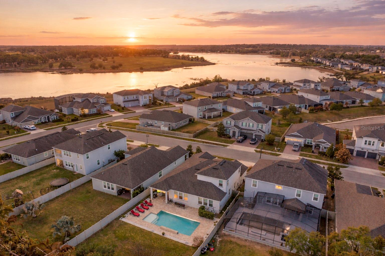 SANCTUARY / TWIN WATERS - Residential