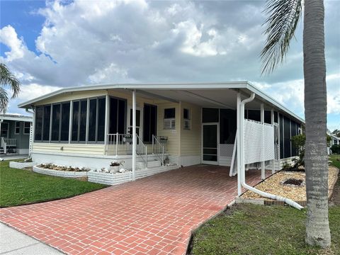 Photo of 560 Oriental Poppy Drive, Venice, FL 34293 (MLS # N6143279)
