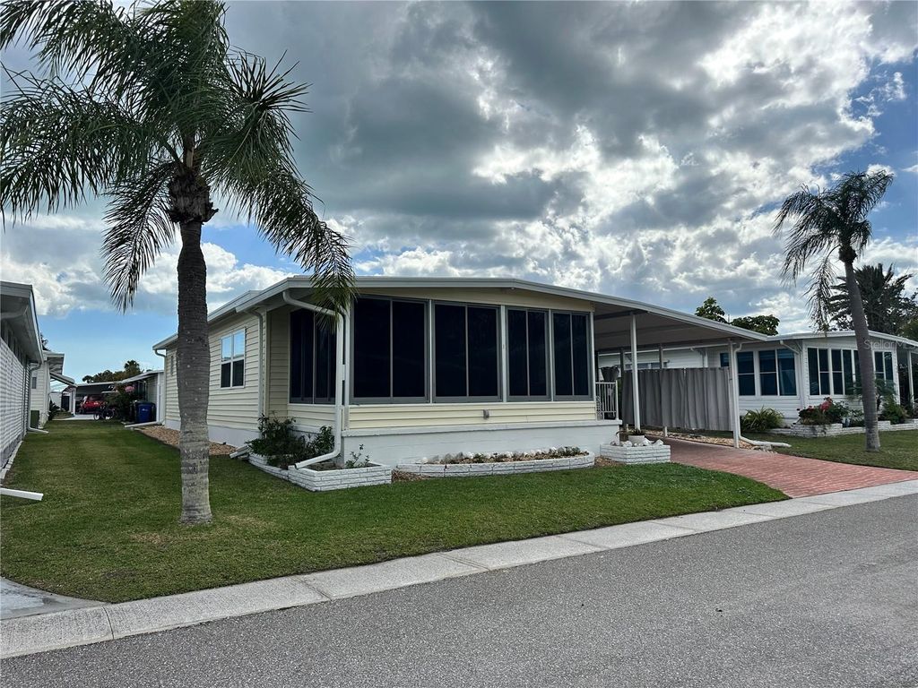 Photo of 560 Oriental Poppy Drive, Venice, FL 34293 (MLS # N6143279)
