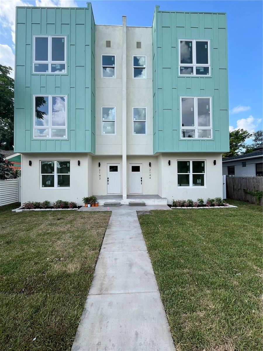 Photo of 2142 5th Avenue N, St Petersburg, FL 33713 (MLS # TB8529710)