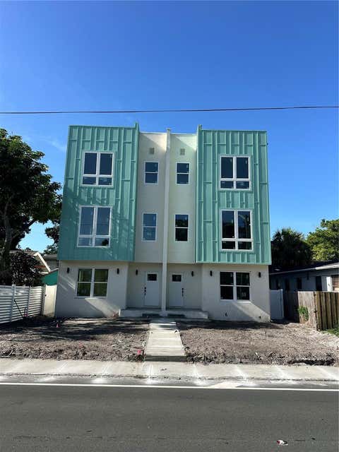Photo of 2142 5th Avenue N, St Petersburg, FL 33713 (MLS # TB8529710)