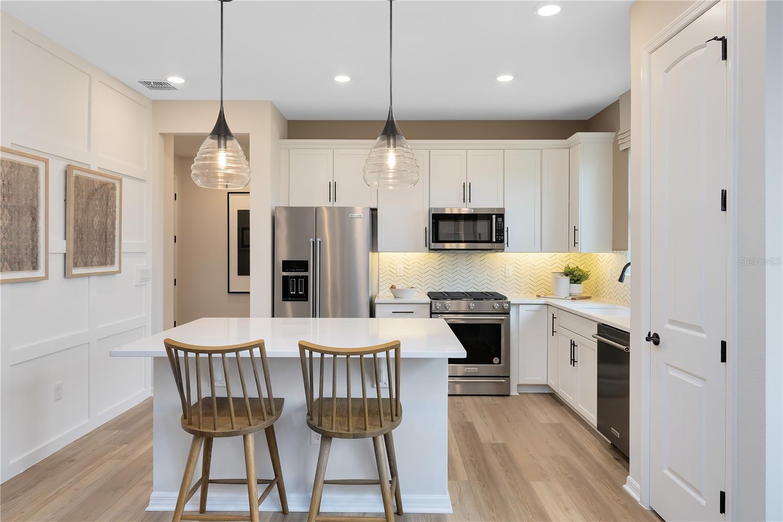 DEL WEBB TWIN LAKES - Residential