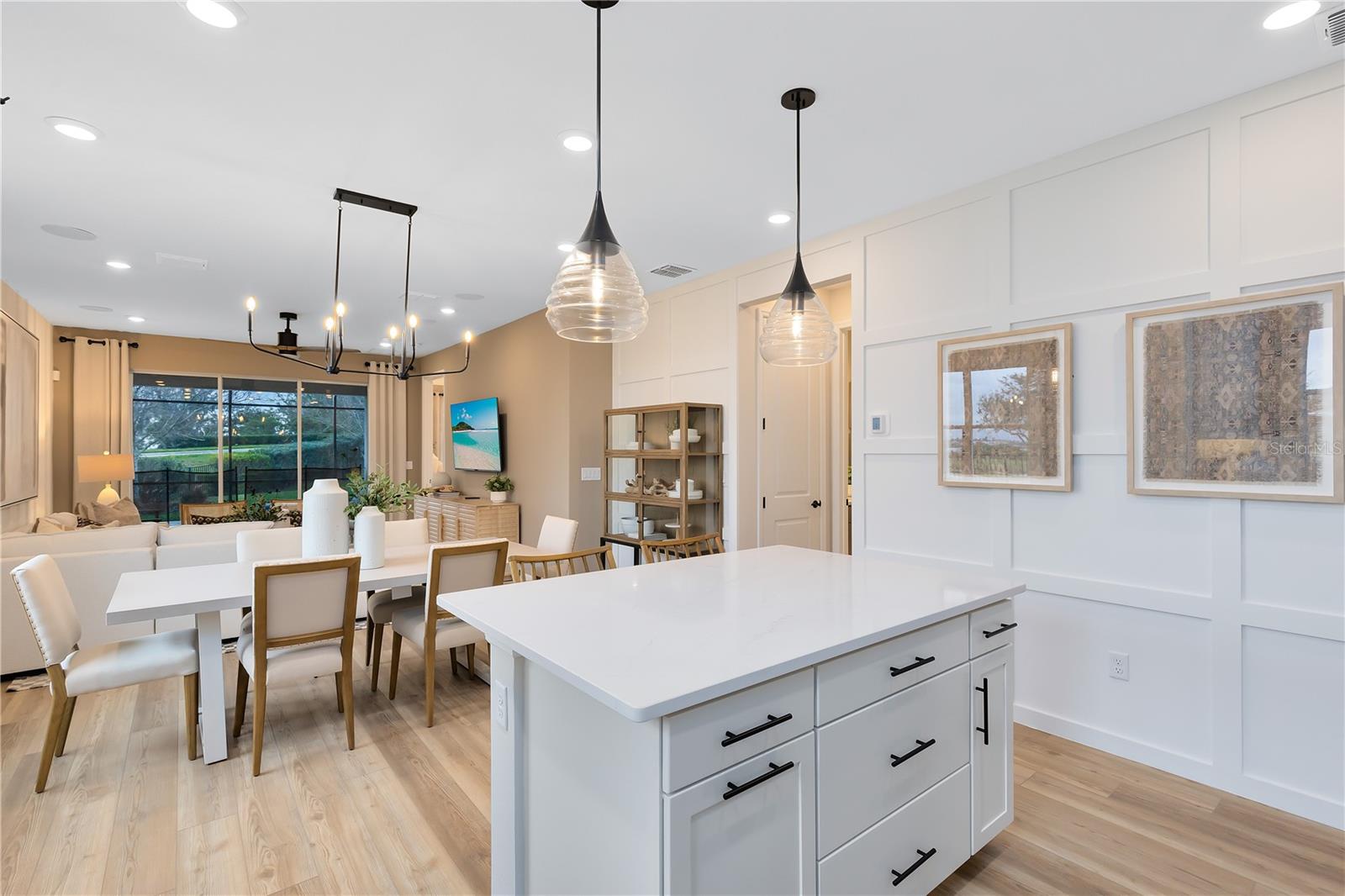 DEL WEBB TWIN LAKES - Residential