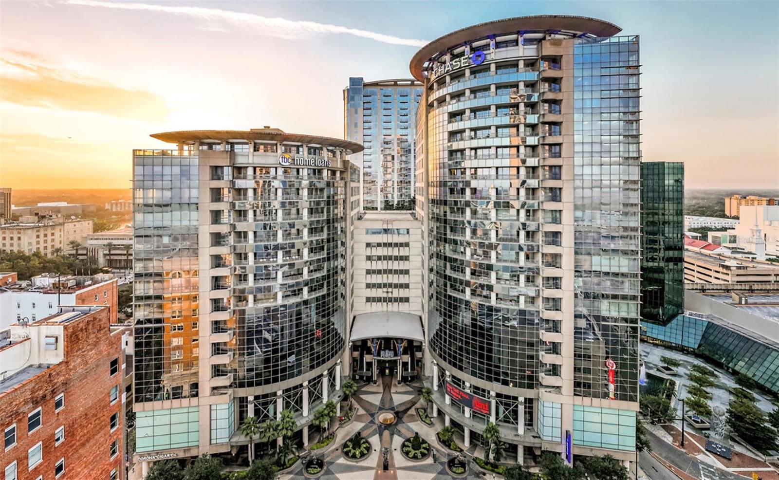 Double-Door Entry Suite in Chase Towers Coveted North Office Tower
This unit comprises 5 private executive offices, an oversized Conference Room, a Spacious Reception area, and multiple work areas. With updated flooring, granite countertop reception desk, and Lake Eola view this office is one of the most premium available. Call Now for your private showing
