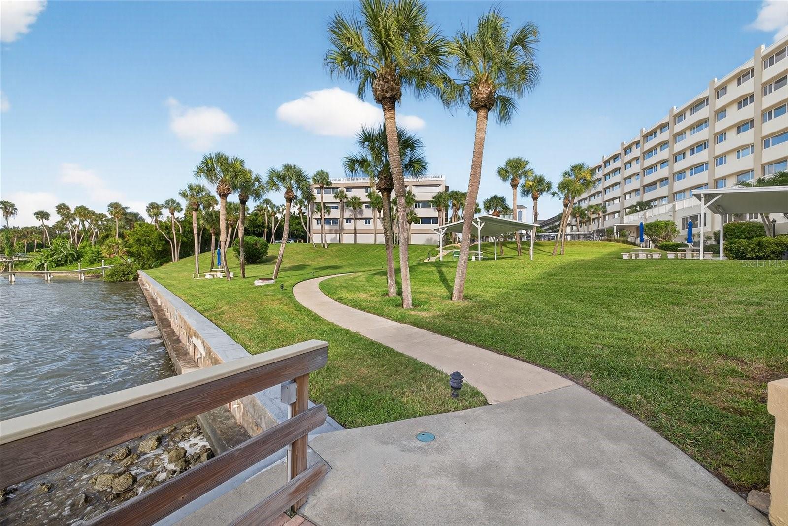 HARBOUR CLUB CONDO 3 - Residential