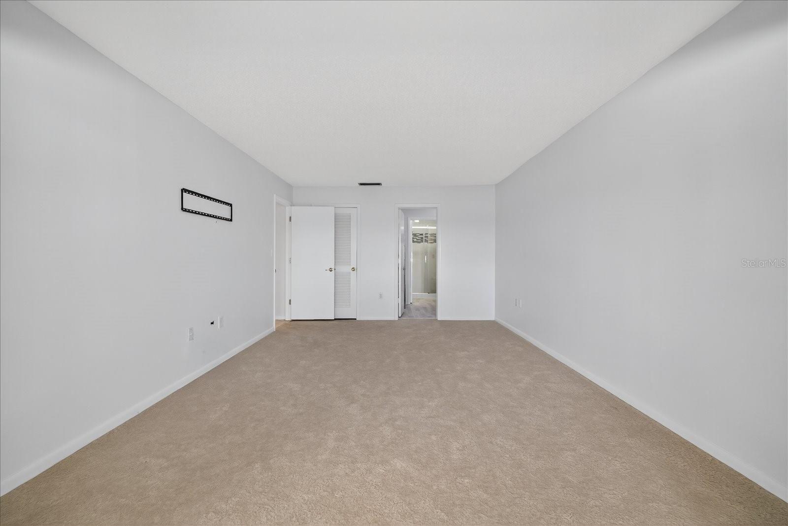 HARBOUR CLUB CONDO 3 - Residential