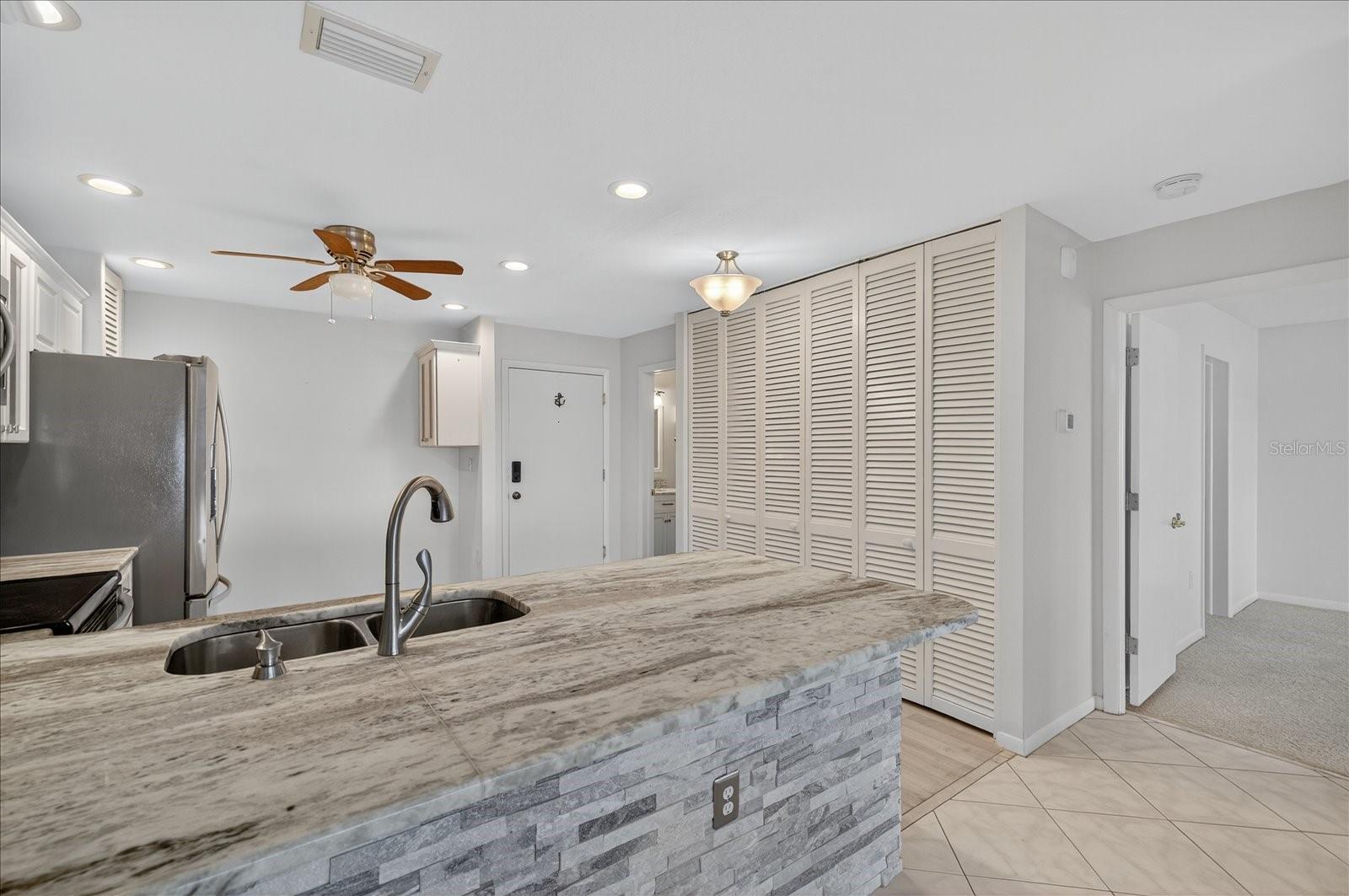 HARBOUR CLUB CONDO 3 - Residential