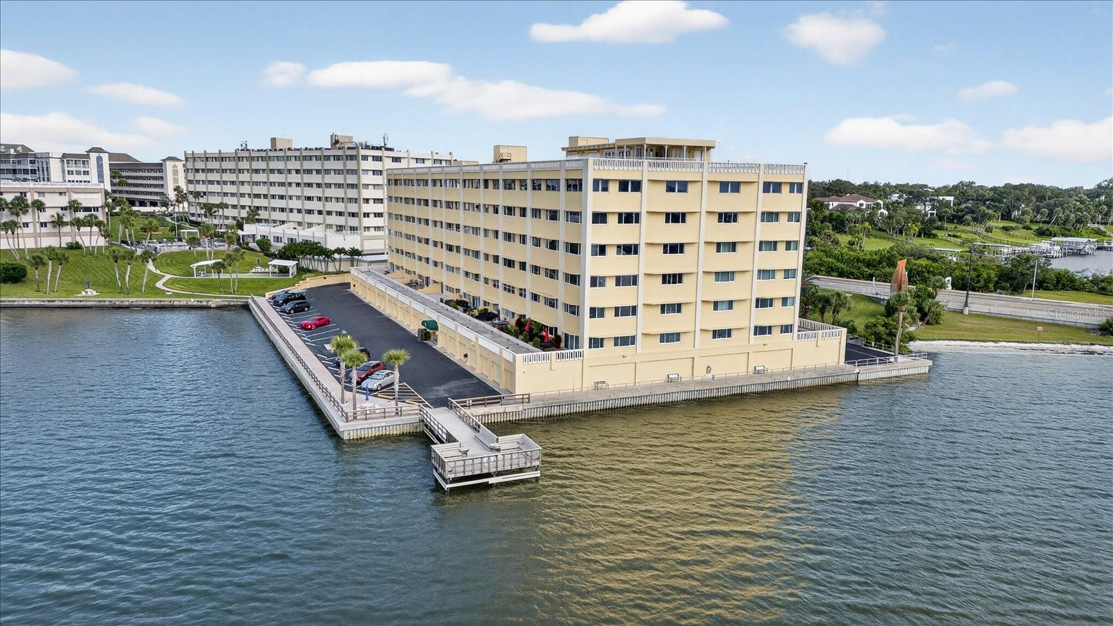 HARBOUR CLUB CONDO 3 - Residential