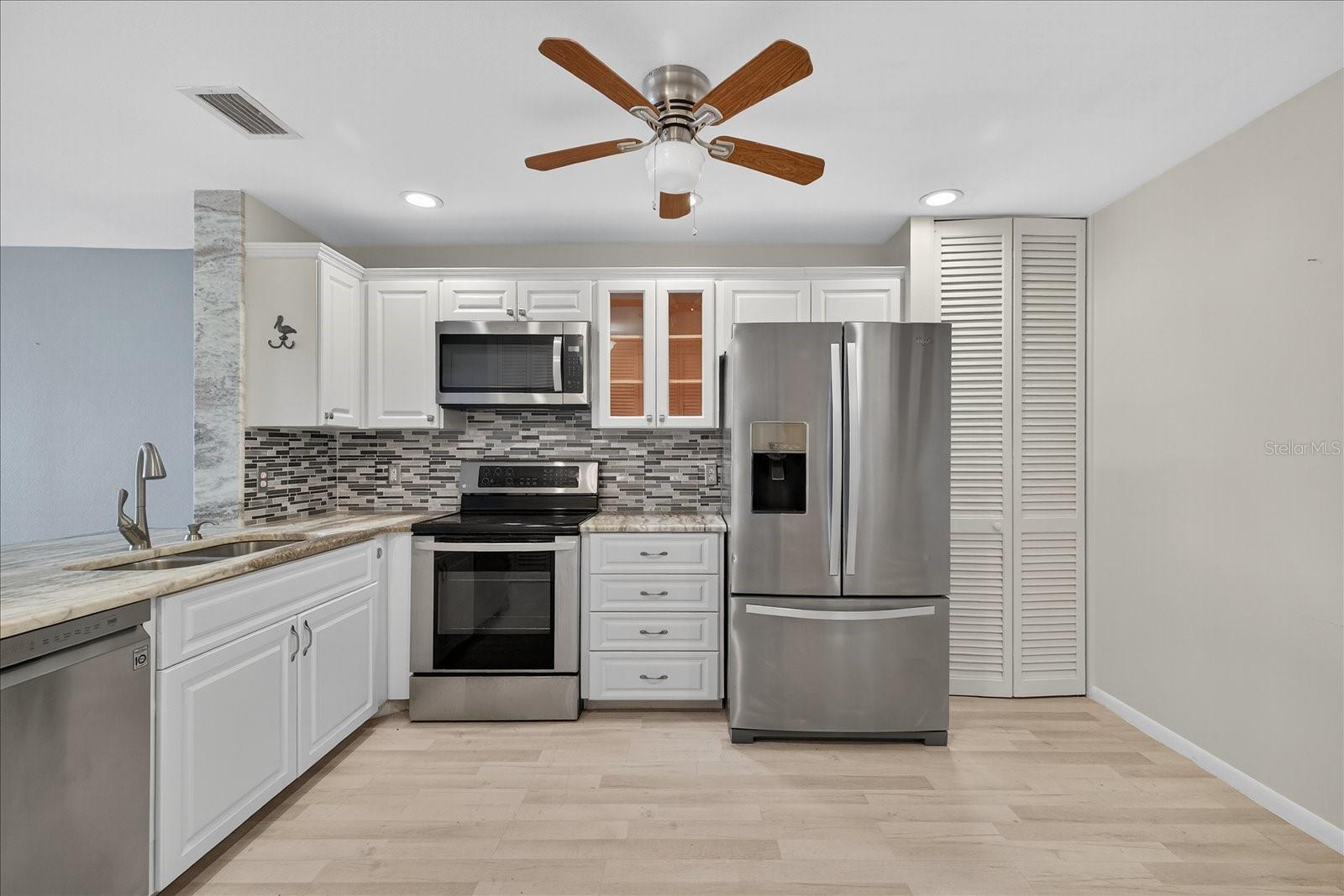 HARBOUR CLUB CONDO 3 - Residential