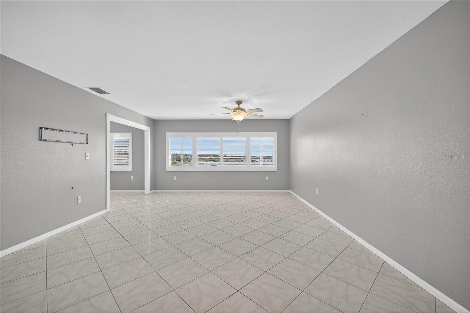 HARBOUR CLUB CONDO 3 - Residential