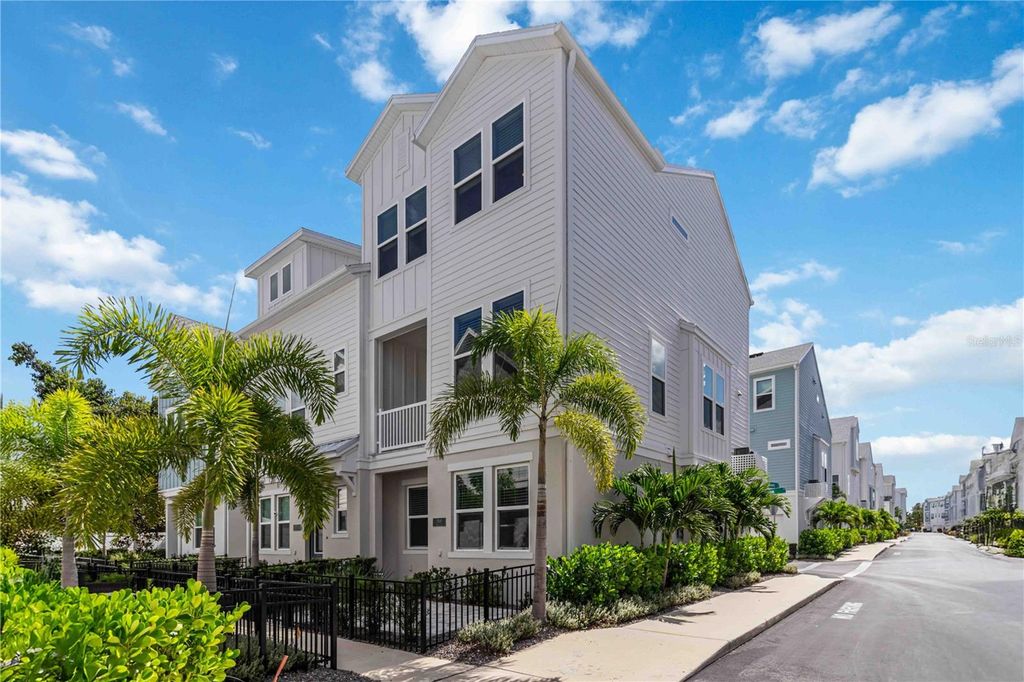 Photo of 2500 Boone Court, Sarasota, FL 34237 (MLS # A4655685)