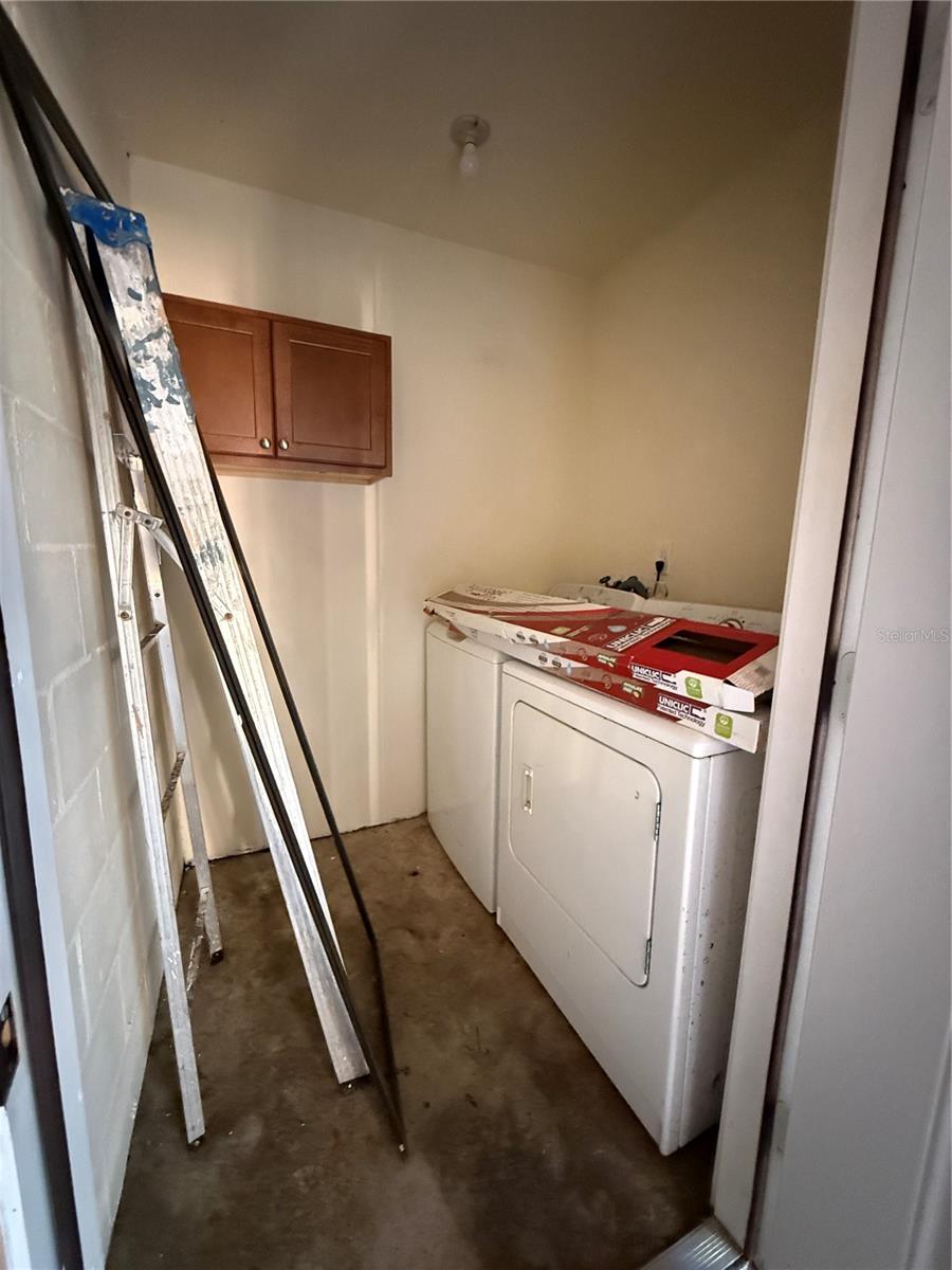 SUGARFOOT OAKS/LINTON OAKS - Residential Lease