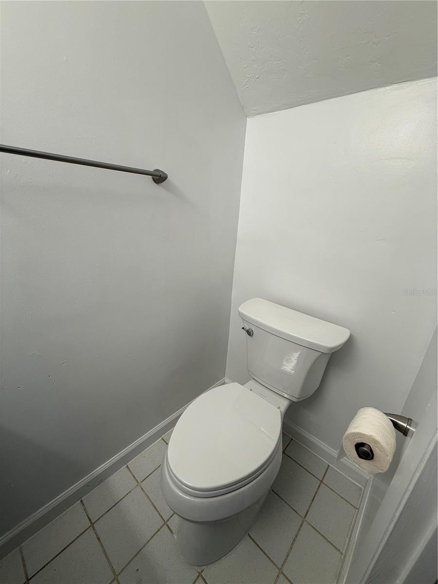 SUGARFOOT OAKS/LINTON OAKS - Residential Lease