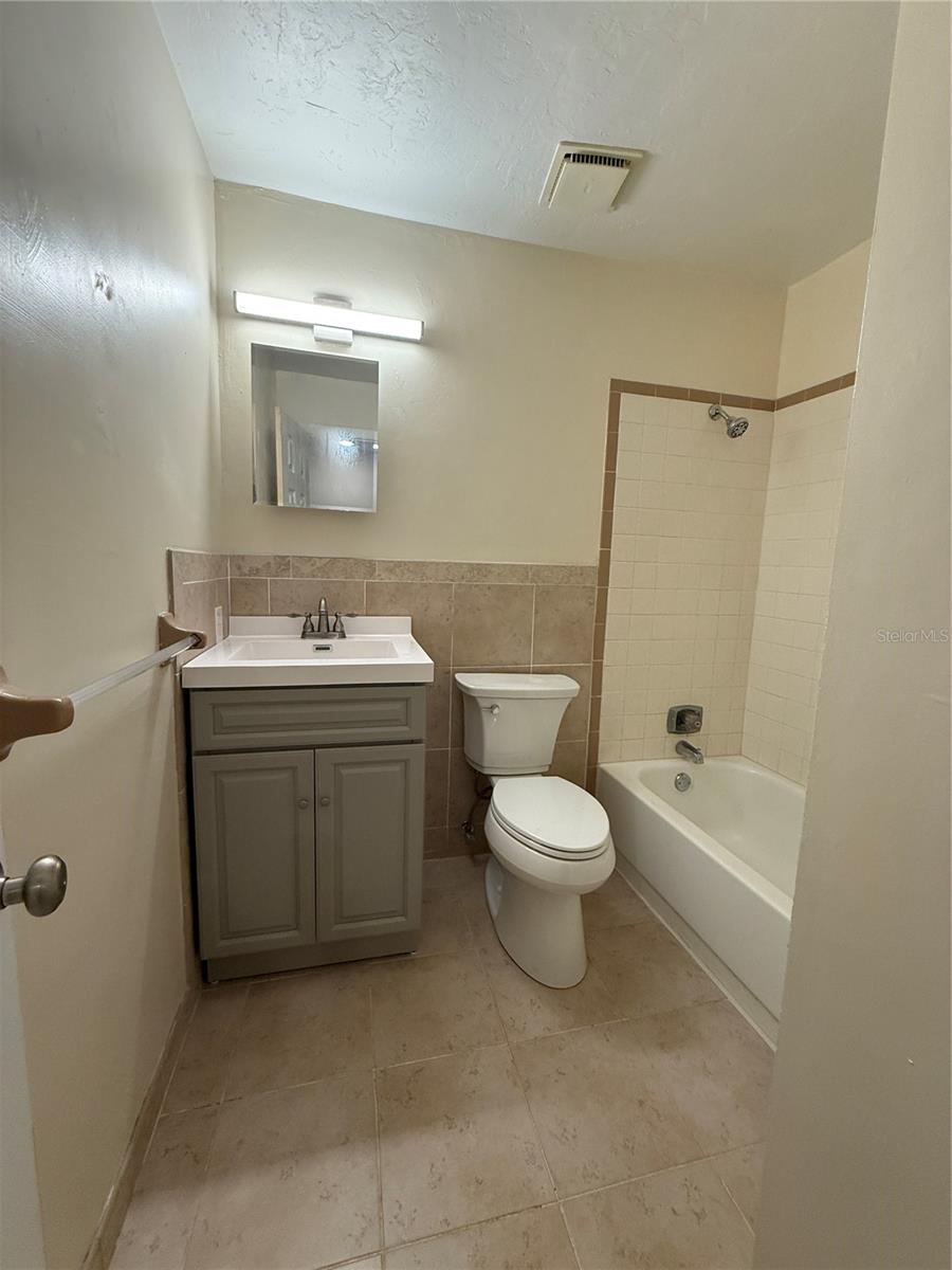 SUGARFOOT OAKS/LINTON OAKS - Residential Lease