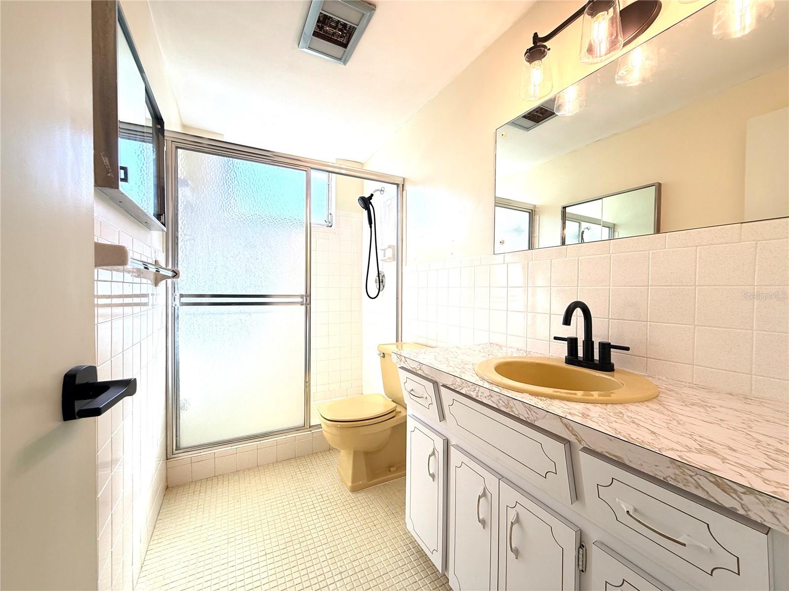 ON TOP OF THE WORLD - Residential