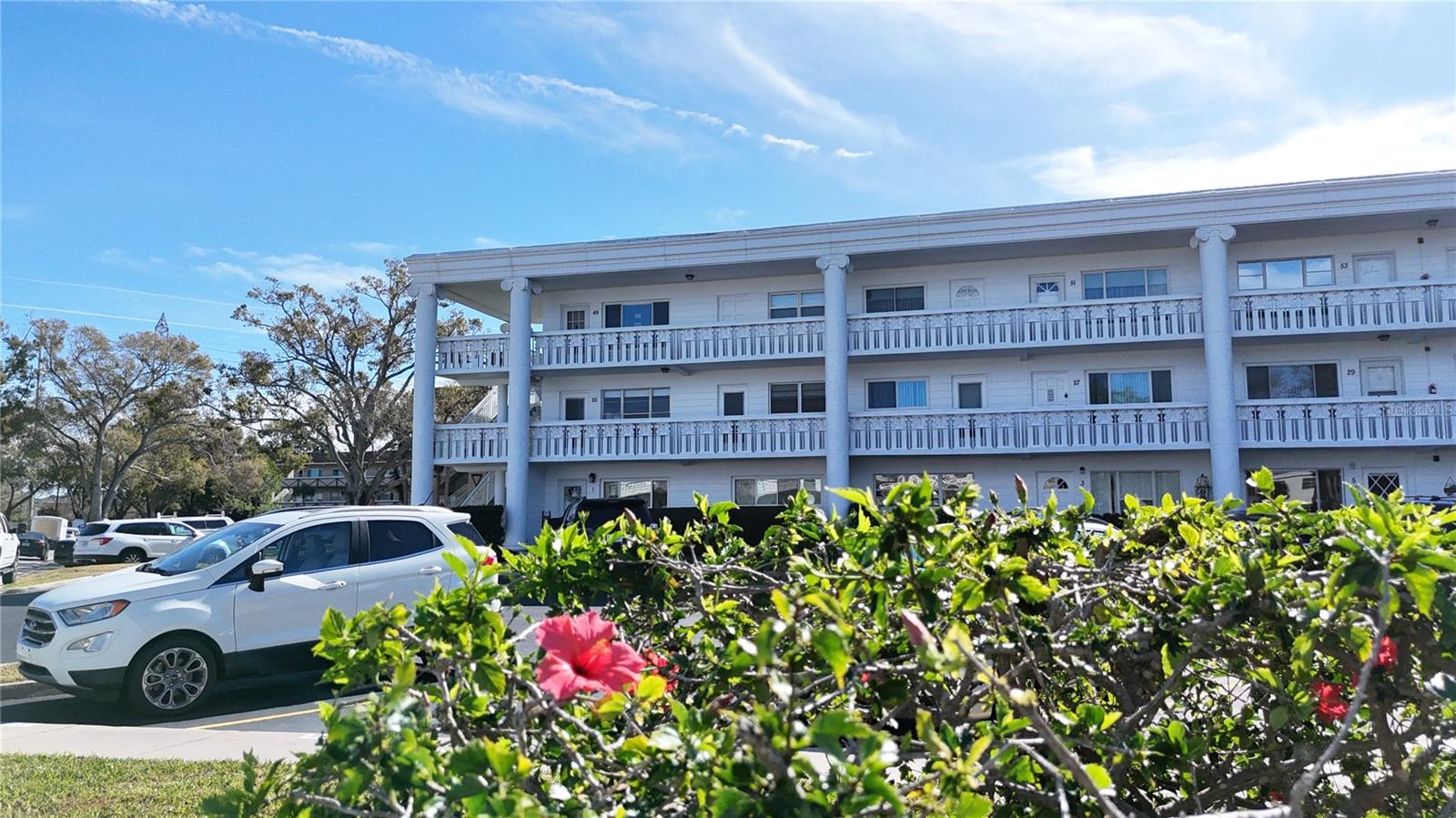 ON TOP OF THE WORLD - Residential