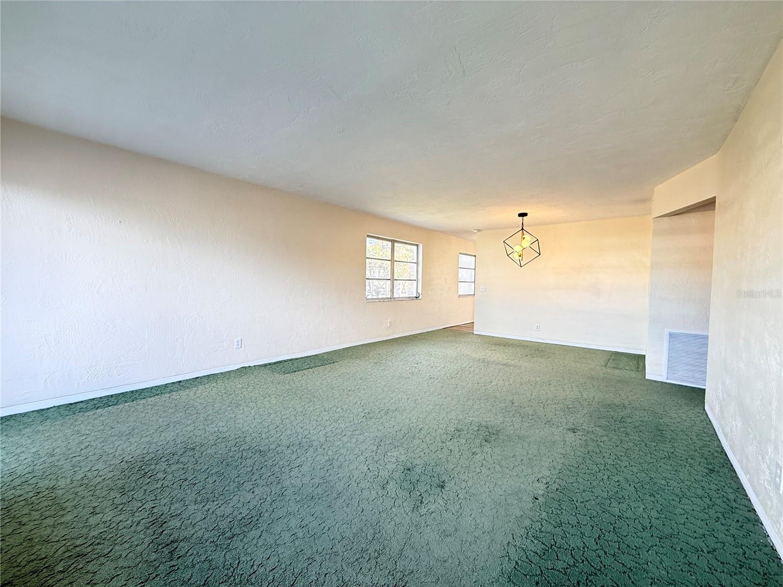 ON TOP OF THE WORLD - Residential