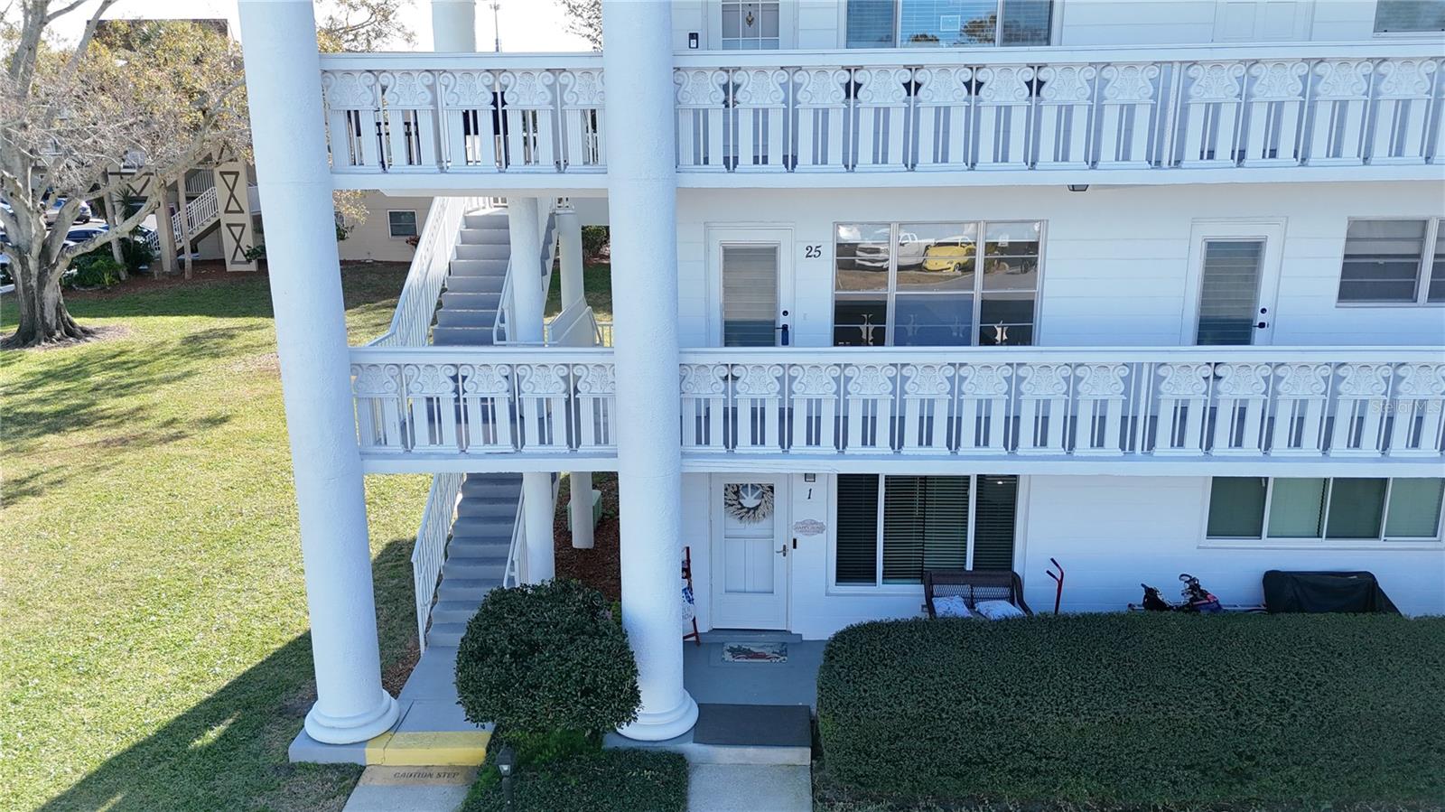 ON TOP OF THE WORLD - Residential