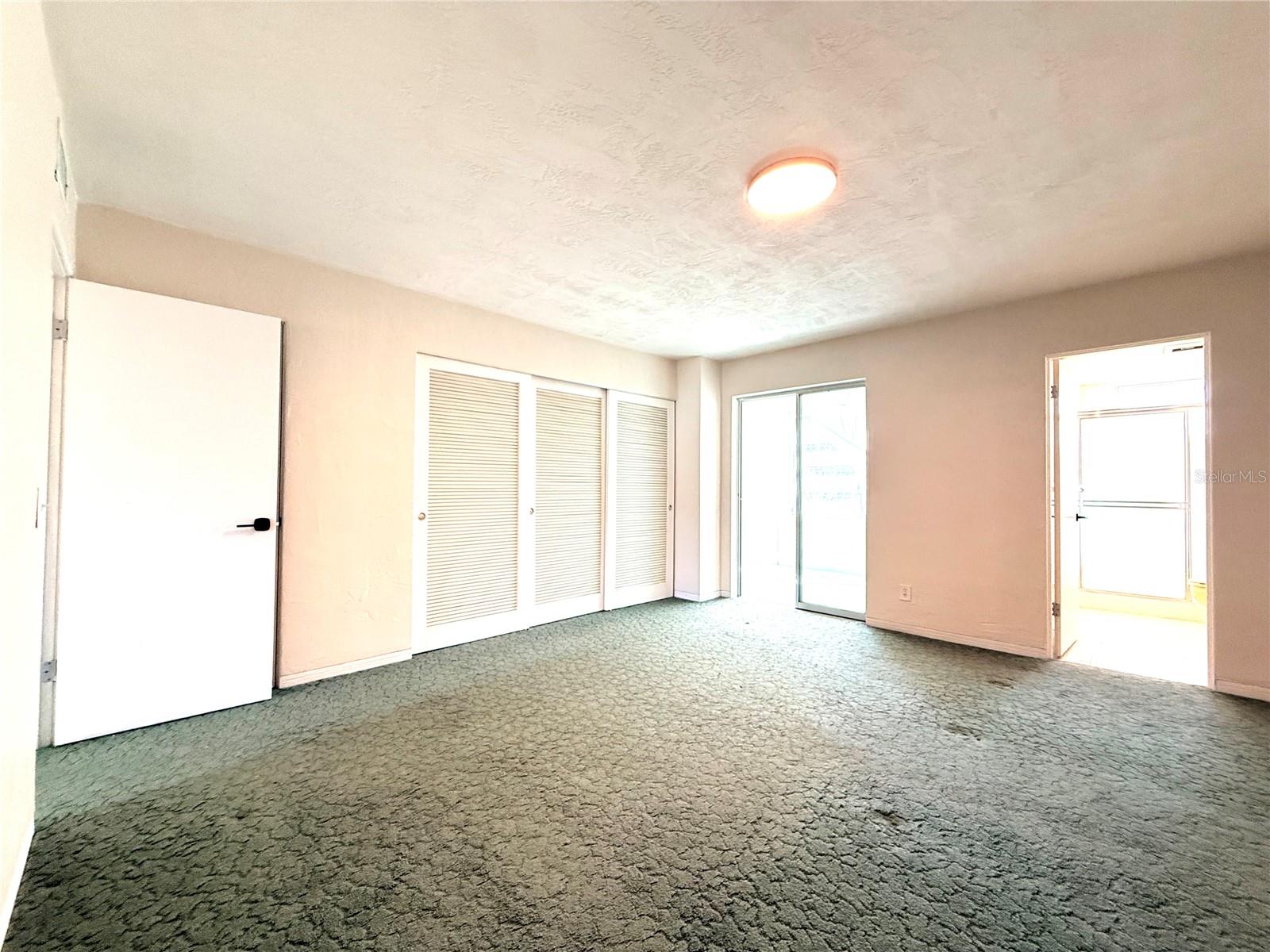 ON TOP OF THE WORLD - Residential