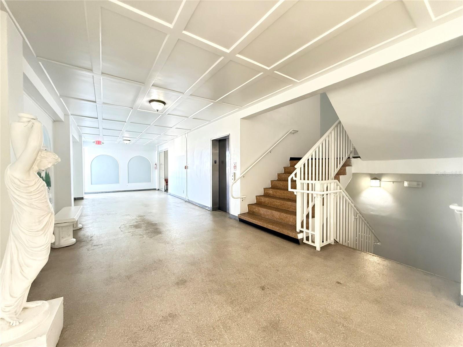 ON TOP OF THE WORLD - Residential