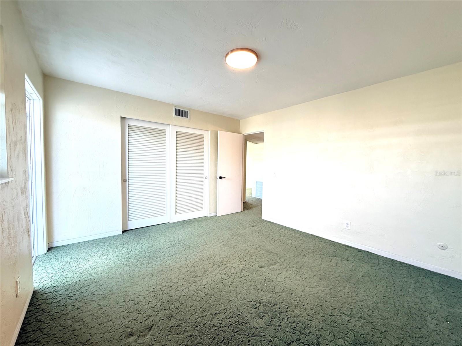 ON TOP OF THE WORLD - Residential